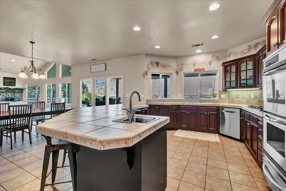 16489 Goat Ranch Rd, Springville, CA 93265