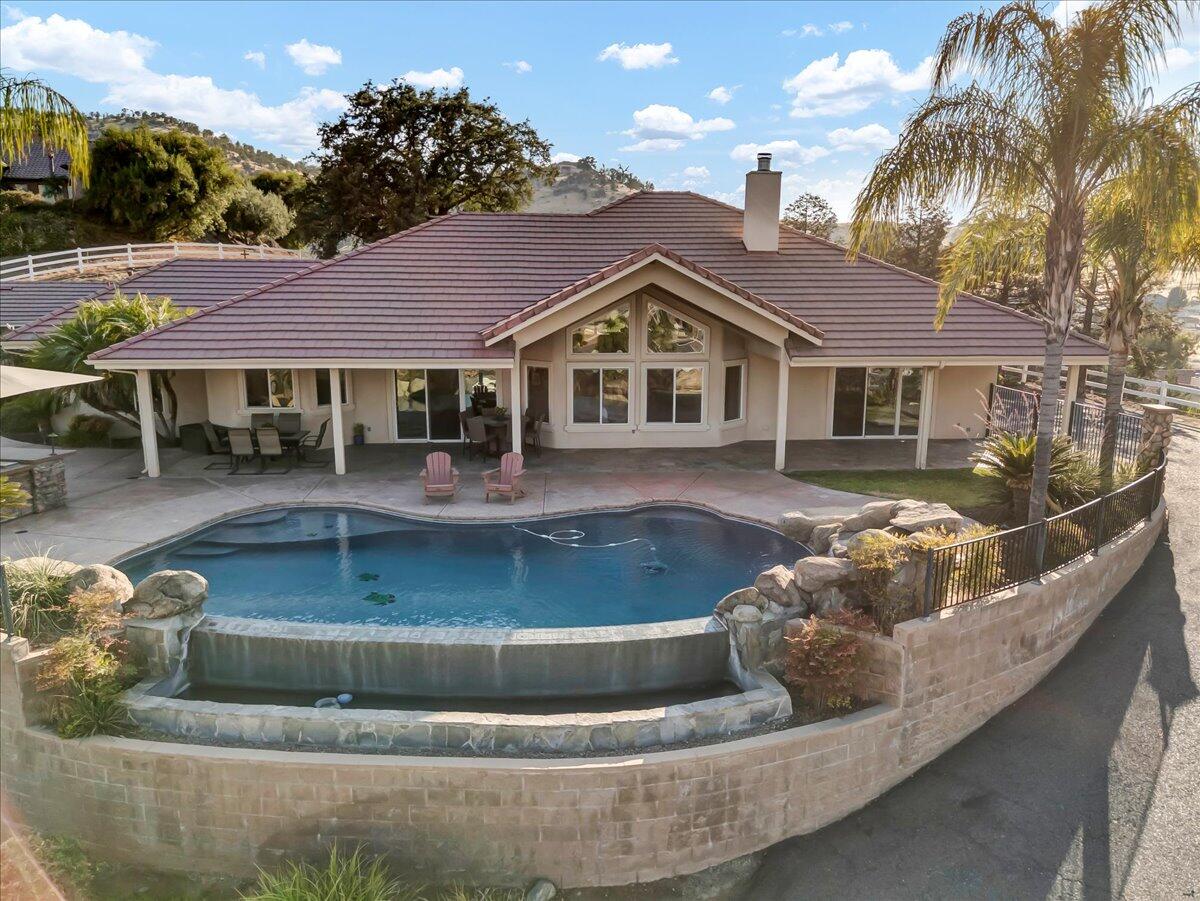 16489 Goat Ranch Rd, Springville, CA 93265