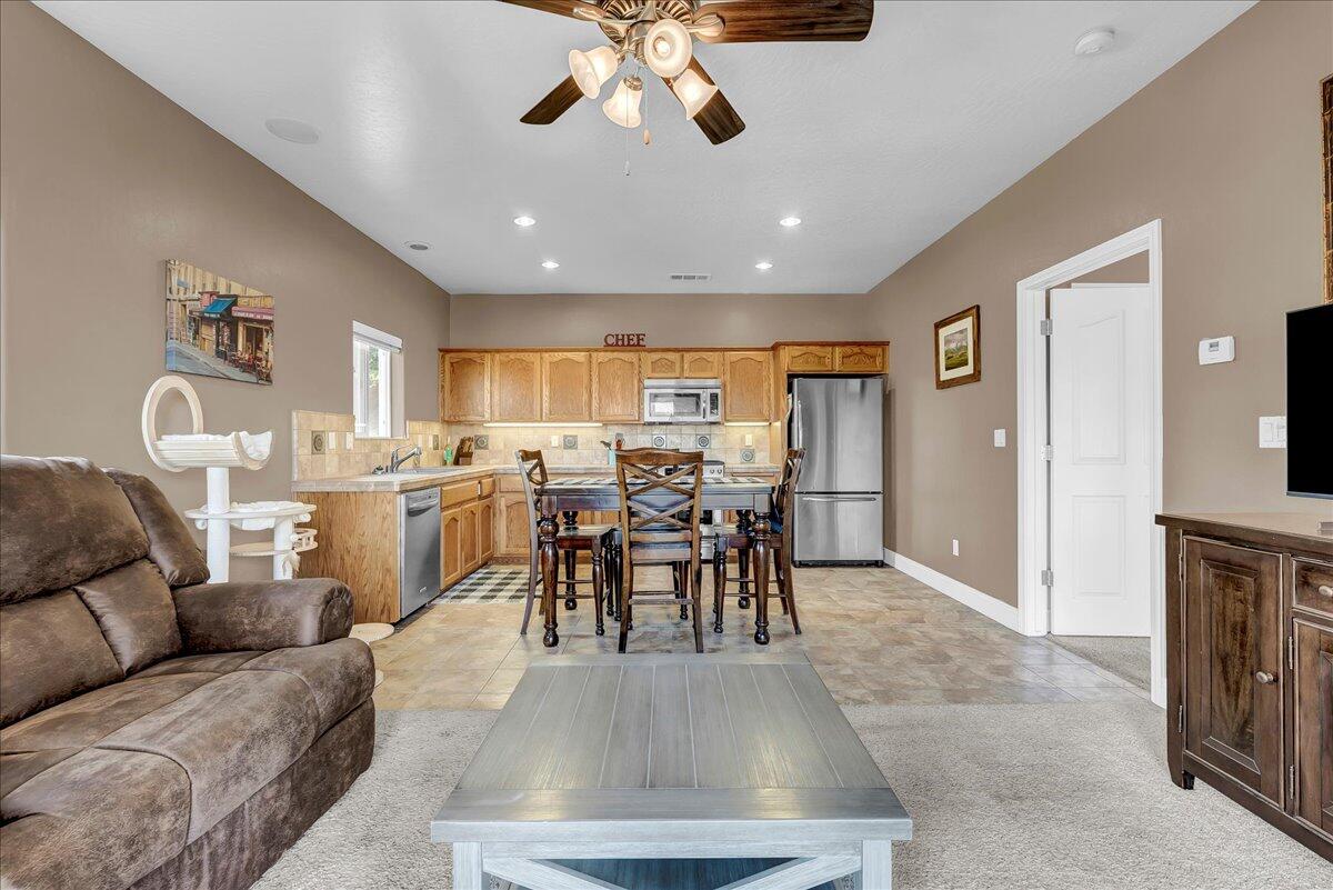 16489 Goat Ranch Rd, Springville, CA 93265