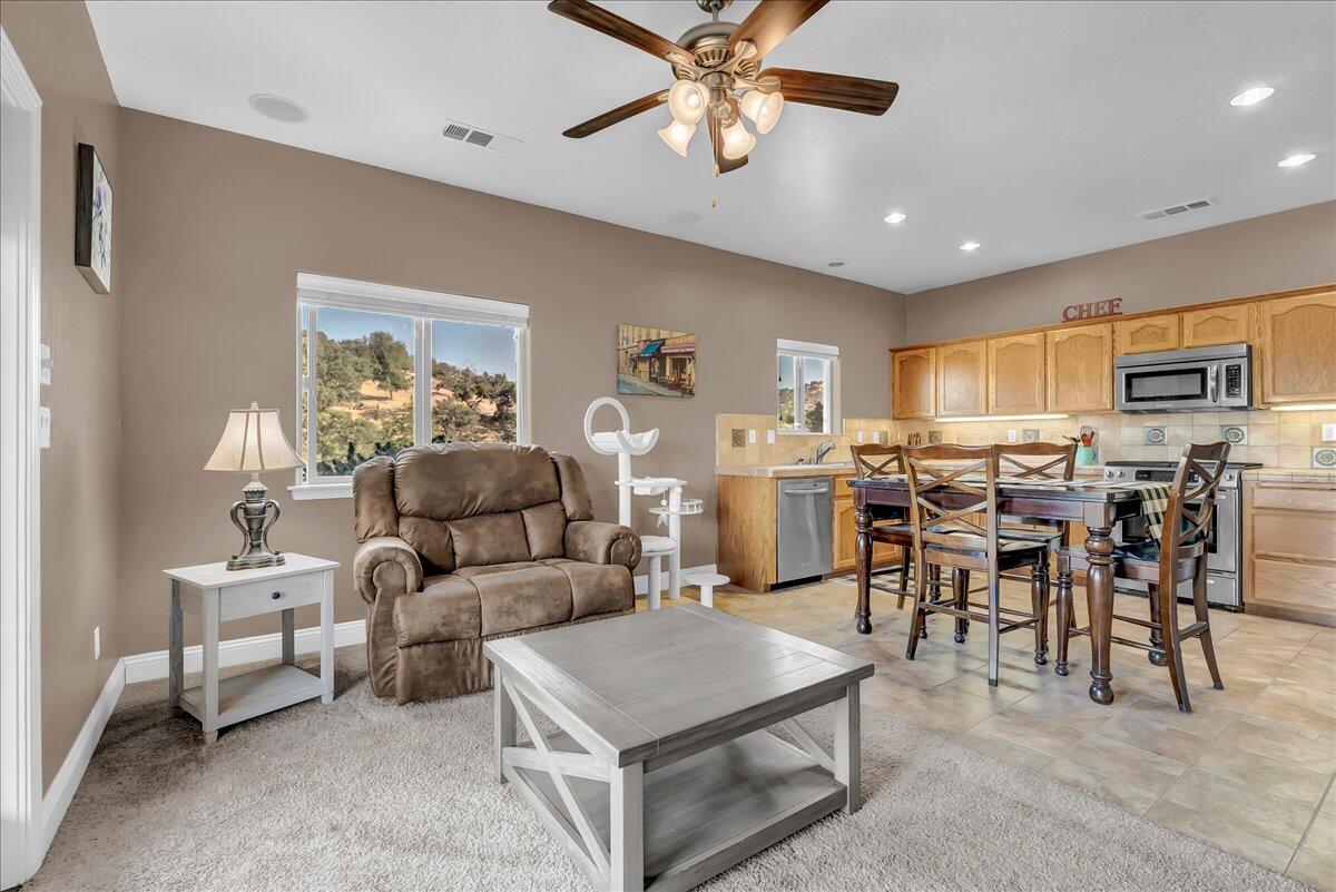 16489 Goat Ranch Rd, Springville, CA 93265