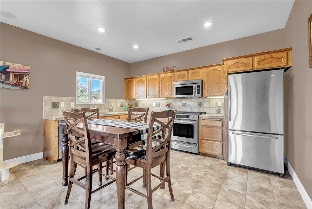 16489 Goat Ranch Rd, Springville, CA 93265