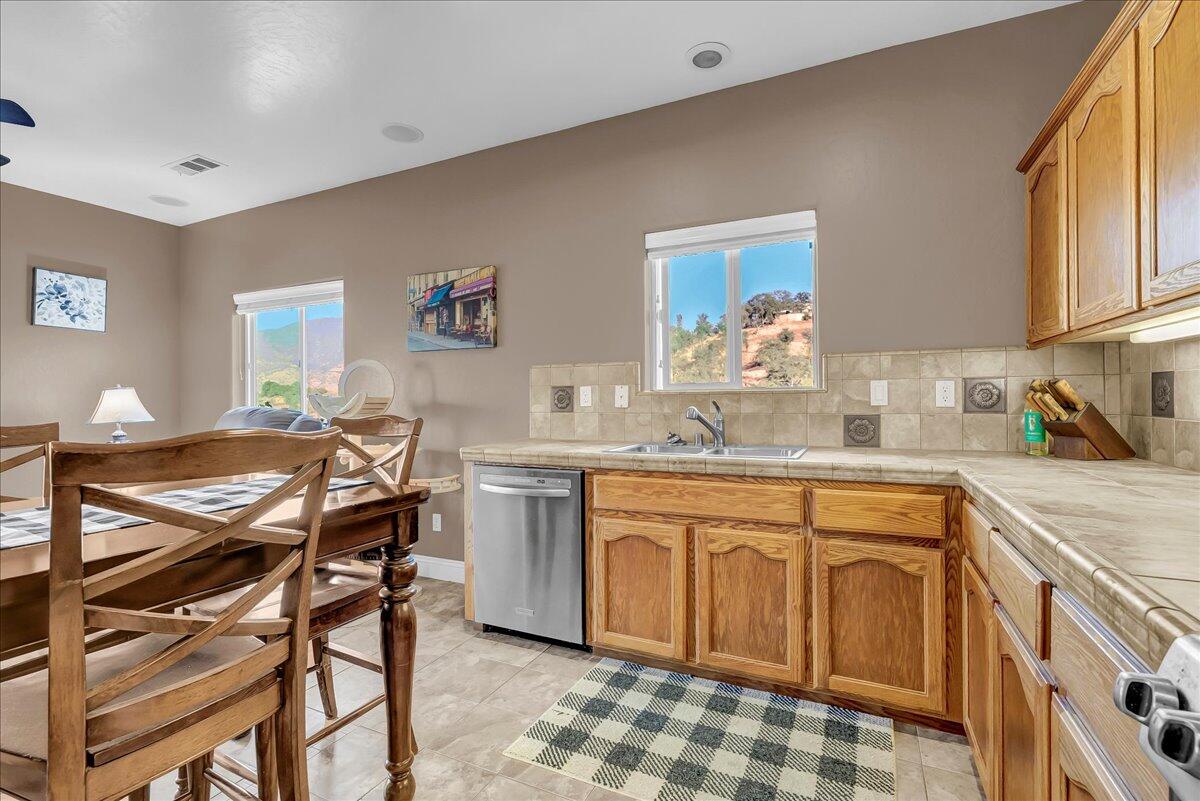 16489 Goat Ranch Rd, Springville, CA 93265