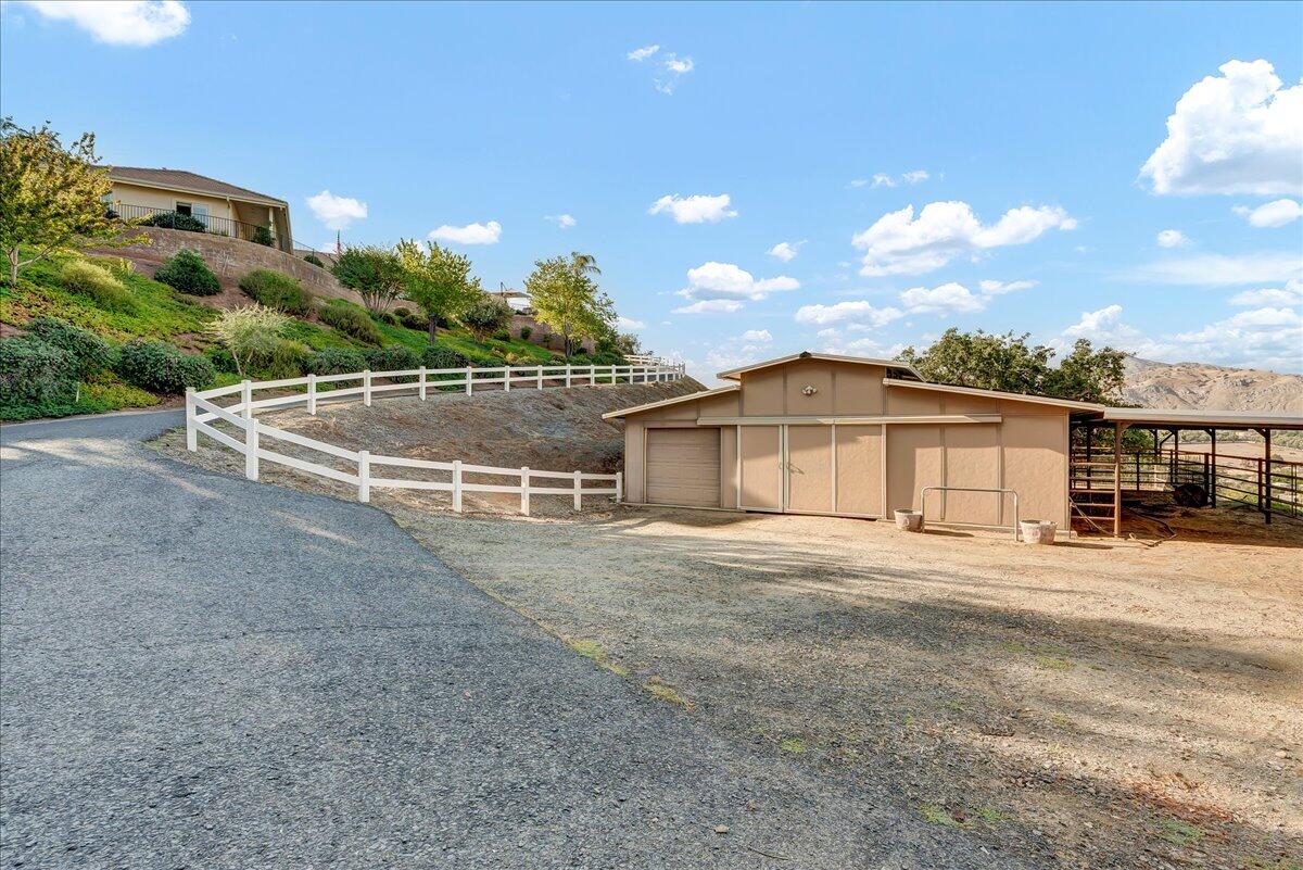 16489 Goat Ranch Rd, Springville, CA 93265