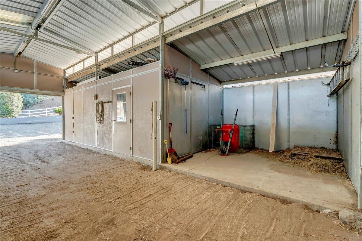 16489 Goat Ranch Rd, Springville, CA 93265