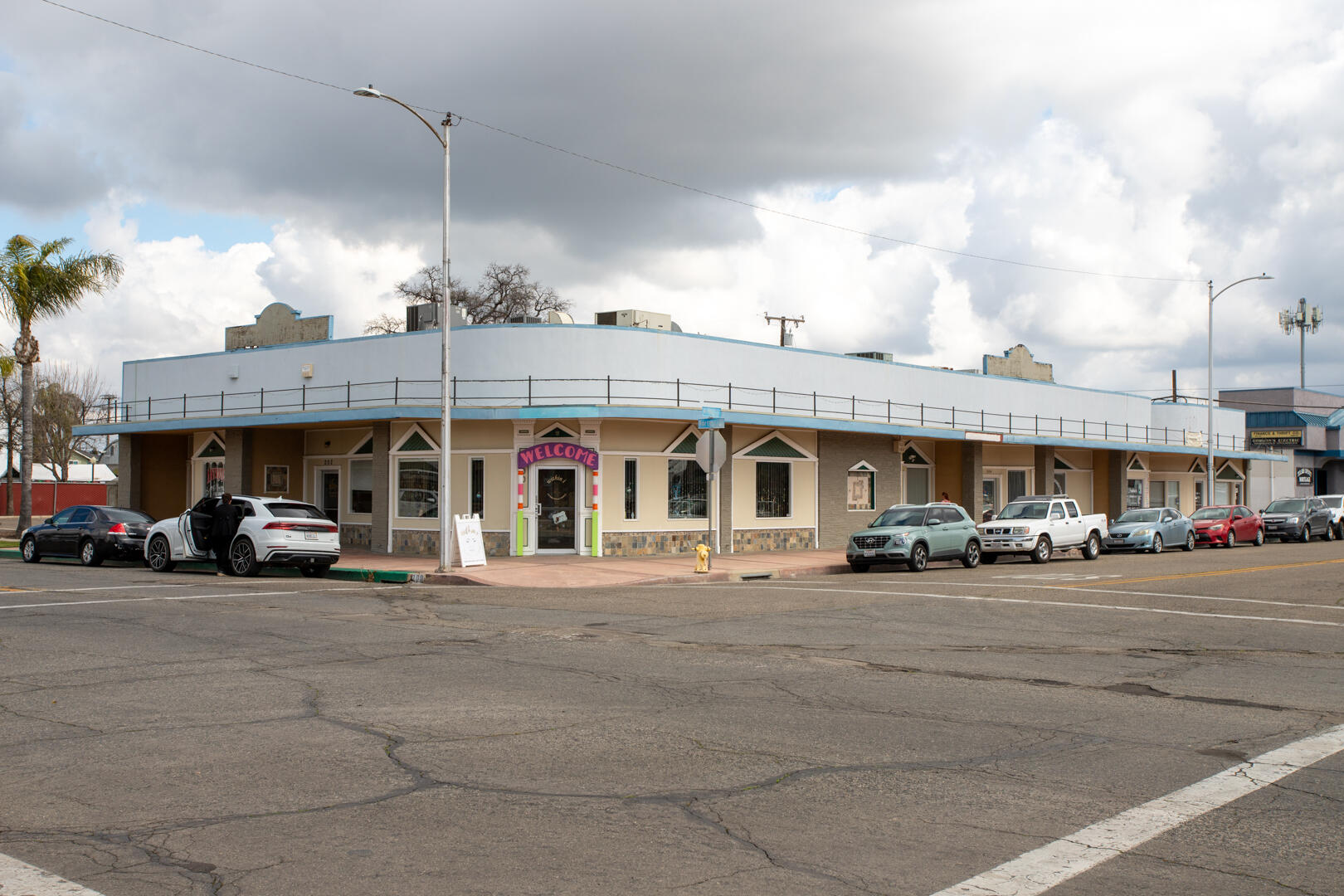 202 N L St, Tulare, CA 93274