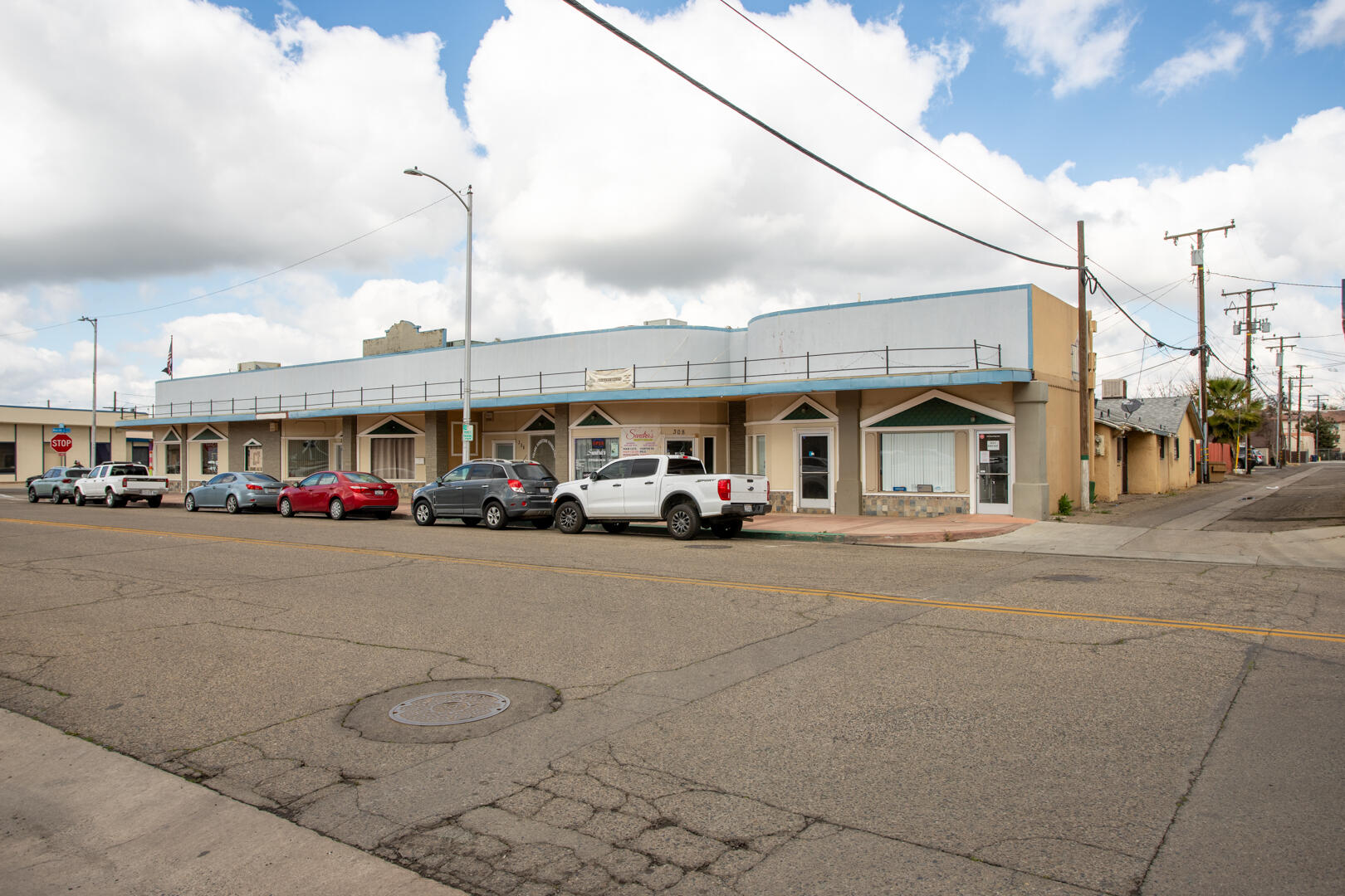 202 N L St, Tulare, CA 93274