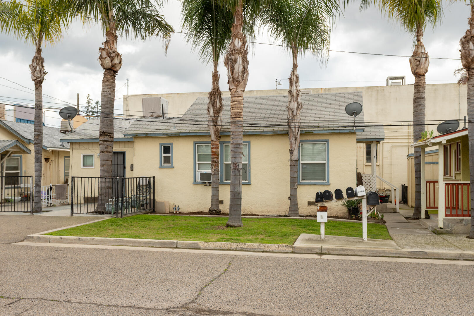 202 N L St, Tulare, CA 93274