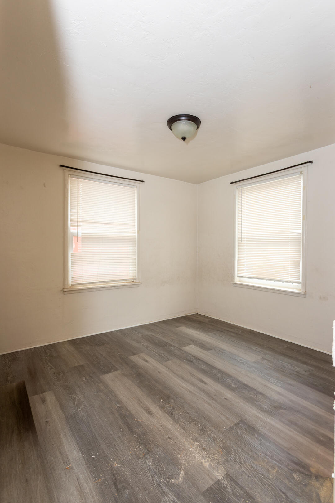 202 N L St, Tulare, CA 93274