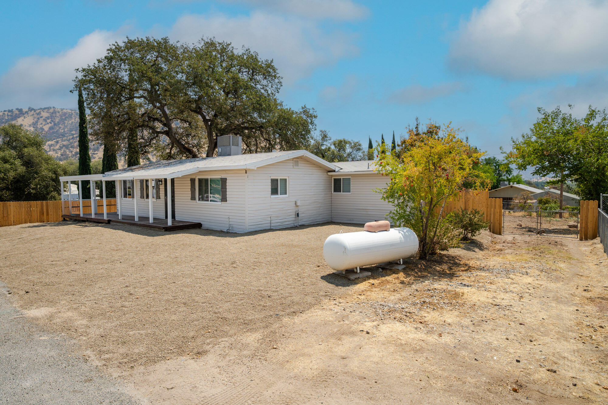 35359 Tennis Ave, Springville, CA 93265