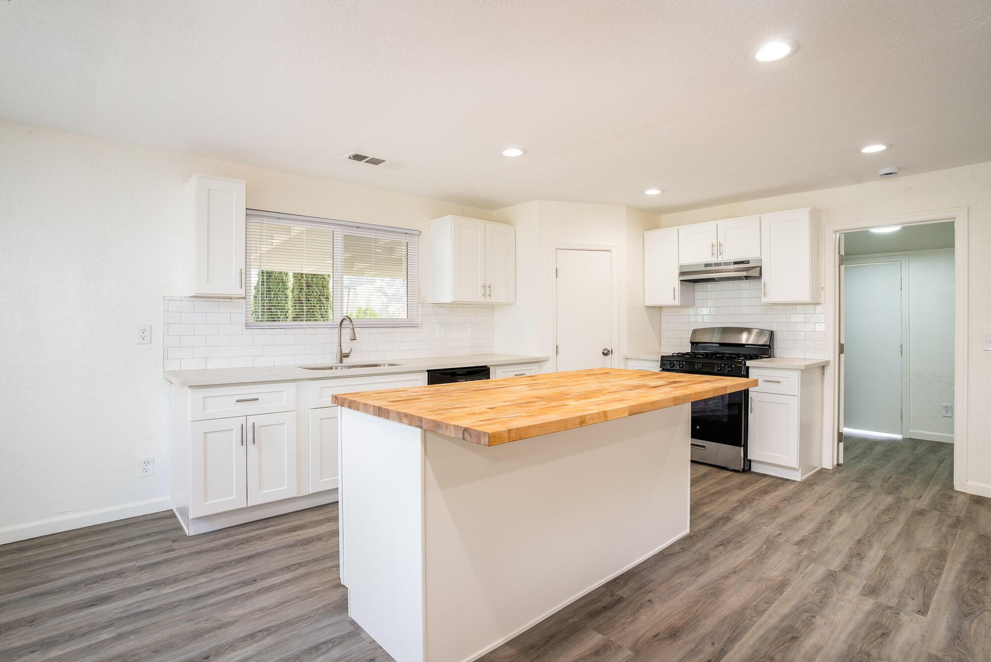 35359 Tennis Ave, Springville, CA 93265