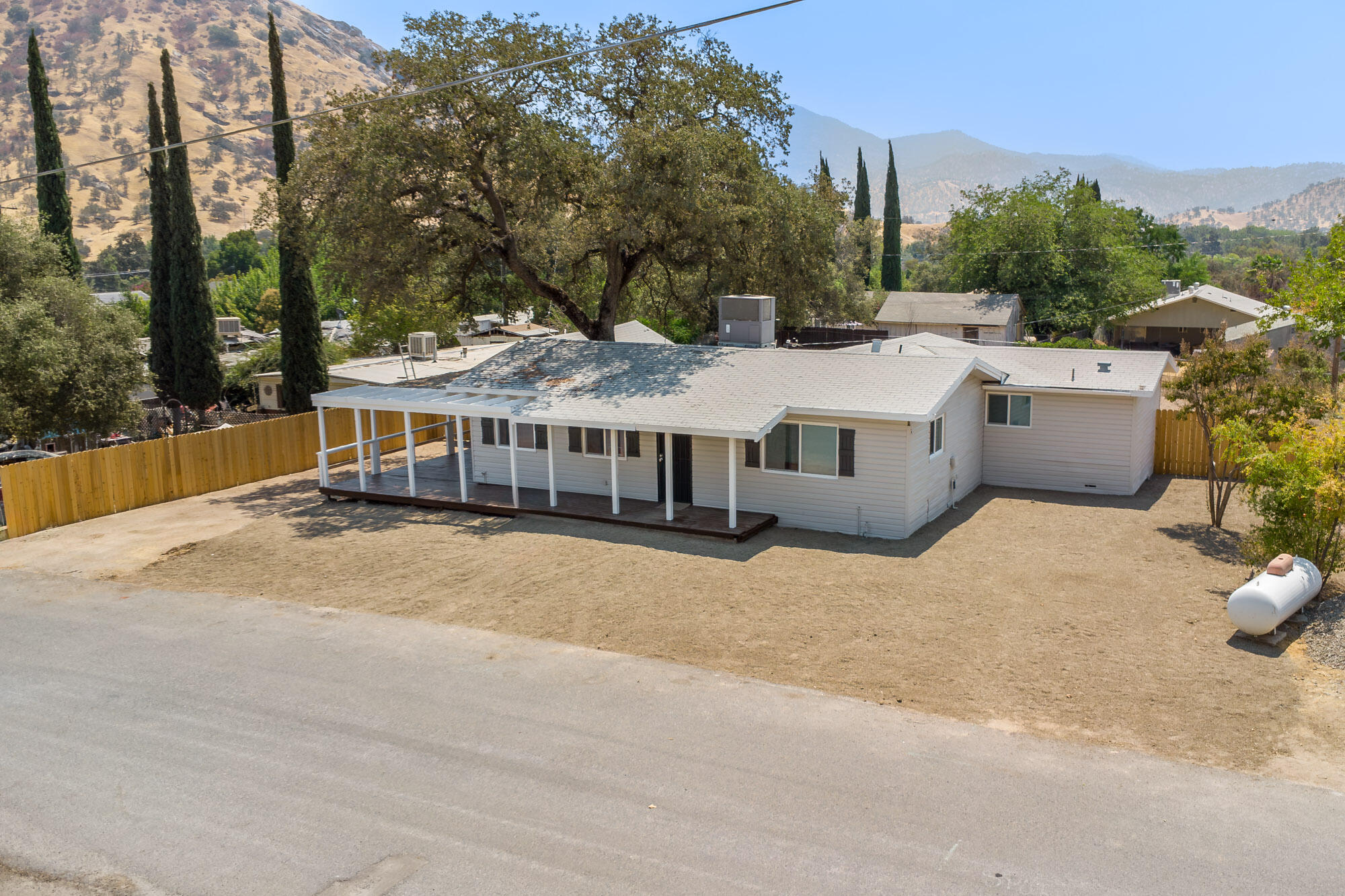 35359 Tennis Ave, Springville, CA 93265