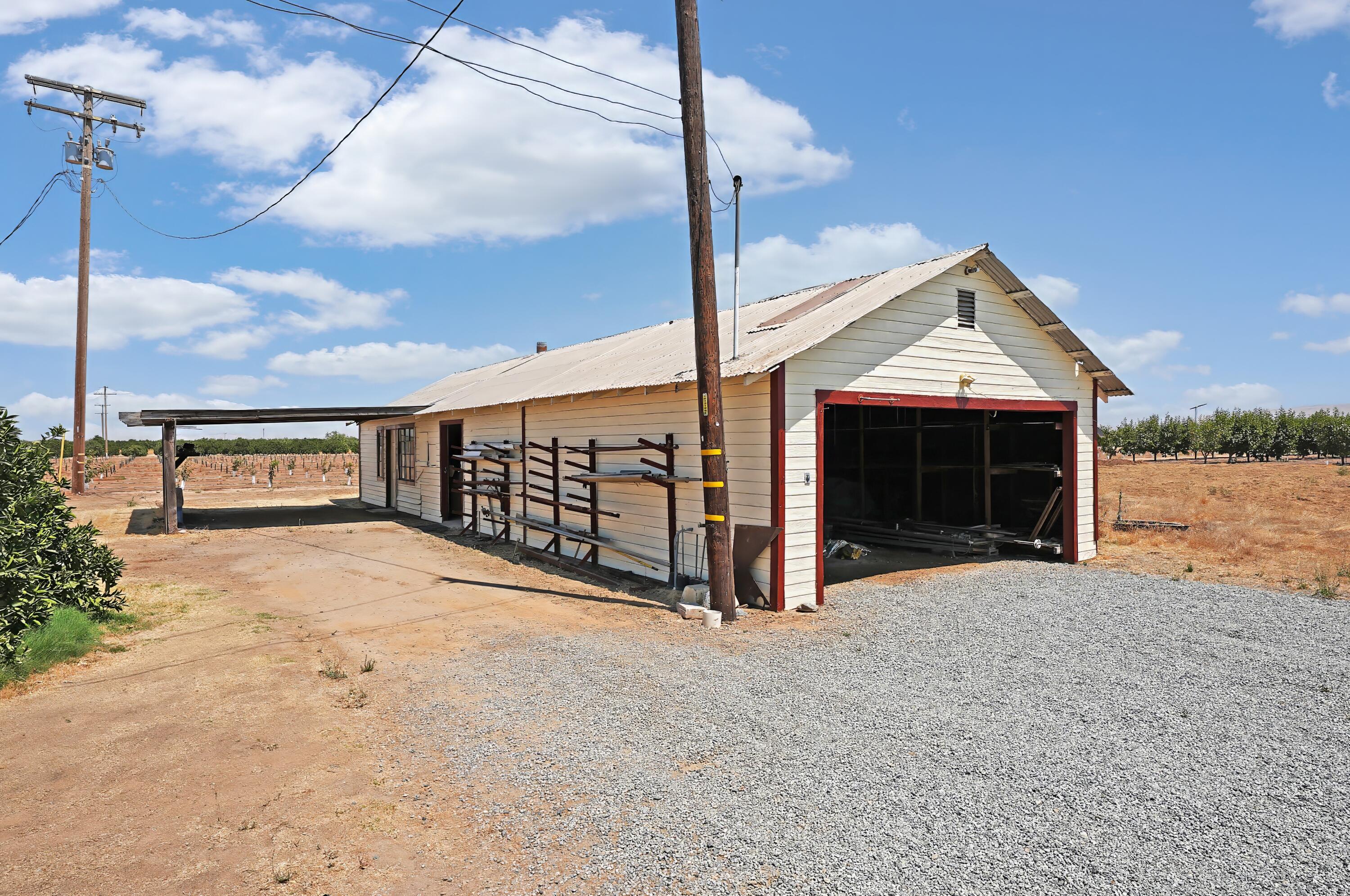 13400 Ave 352, Visalia, CA 93292