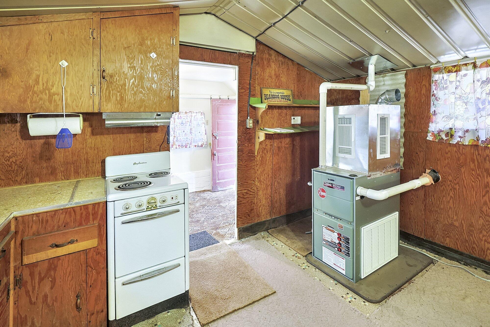 57989 Eshom Valley Dr, Badger, CA 93603