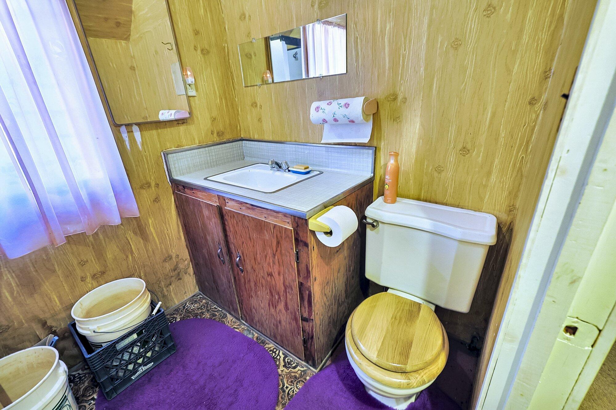 57989 Eshom Valley Dr, Badger, CA 93603