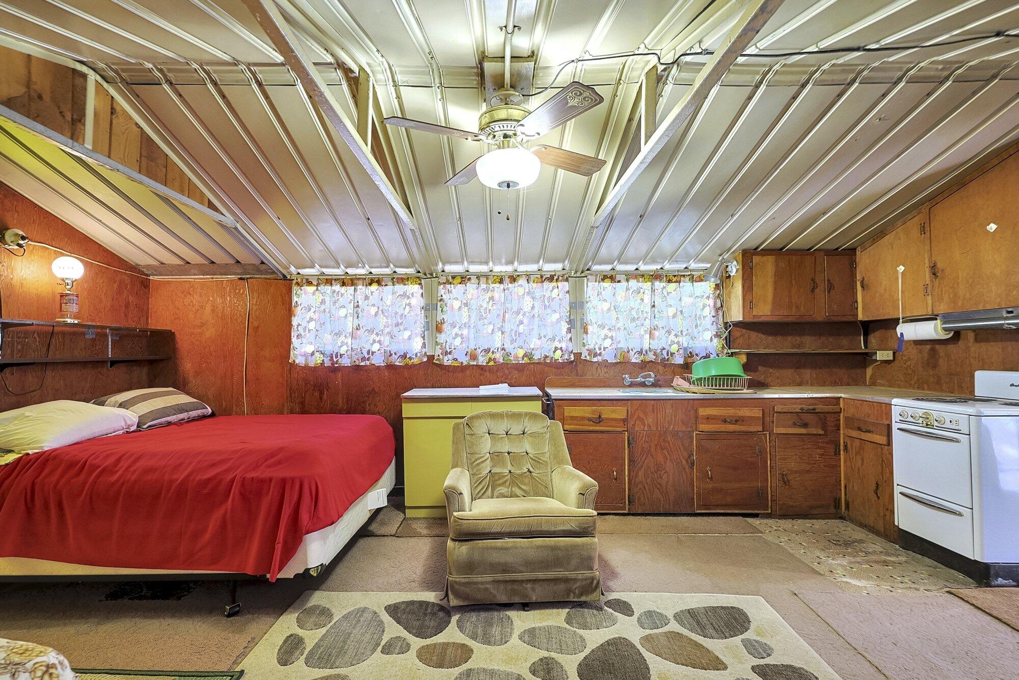 57989 Eshom Valley Dr, Badger, CA 93603