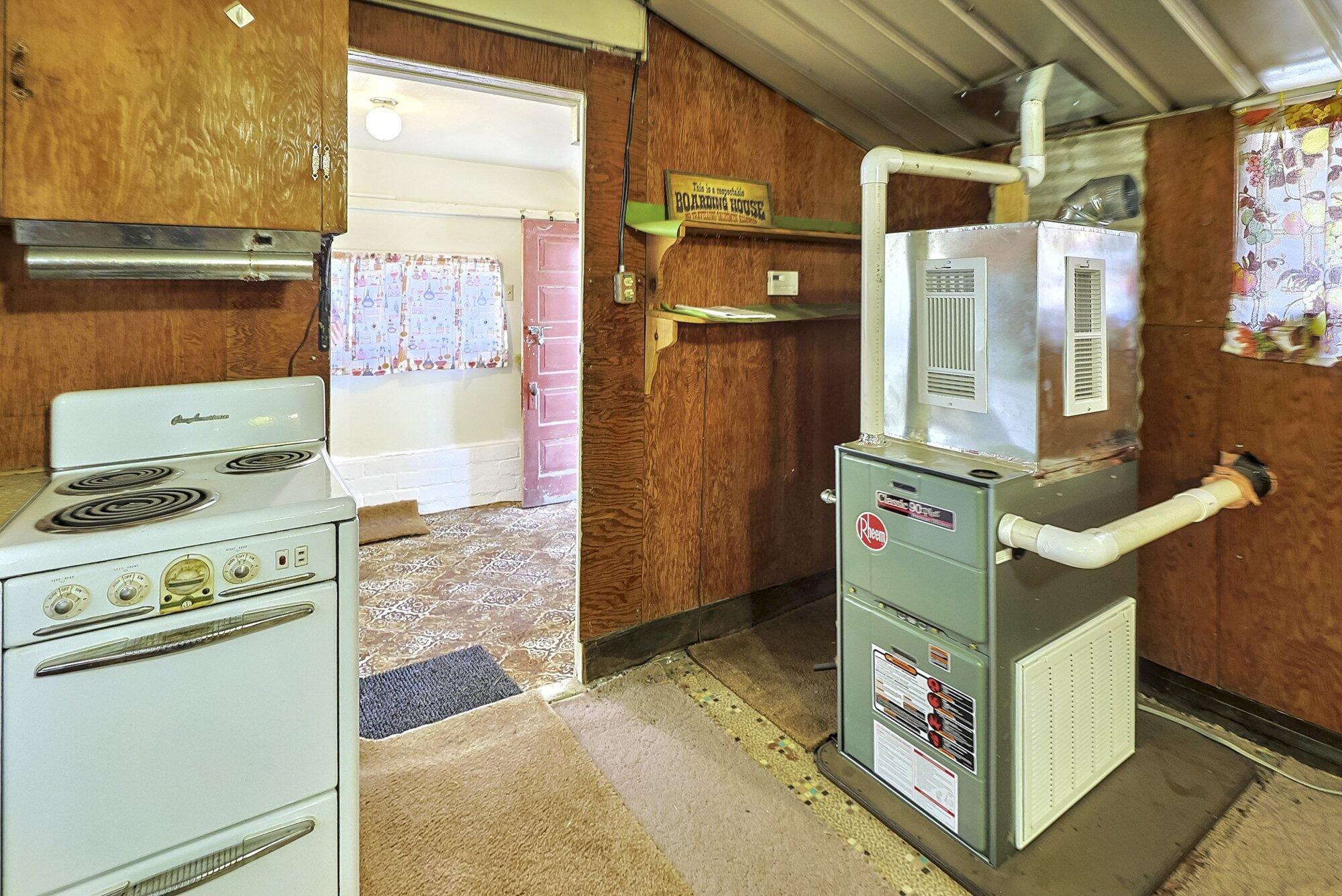 57989 Eshom Valley Dr, Badger, CA 93603