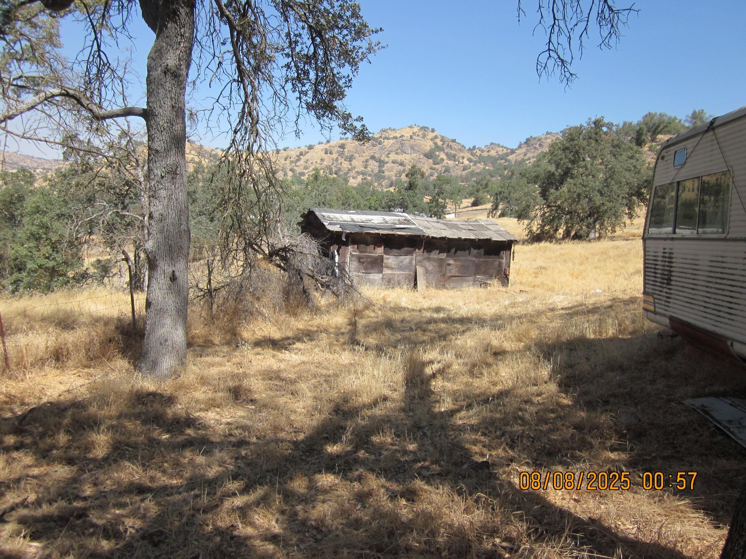 37033 Mistletoe Rd, Yokuts Valley, CA 93675