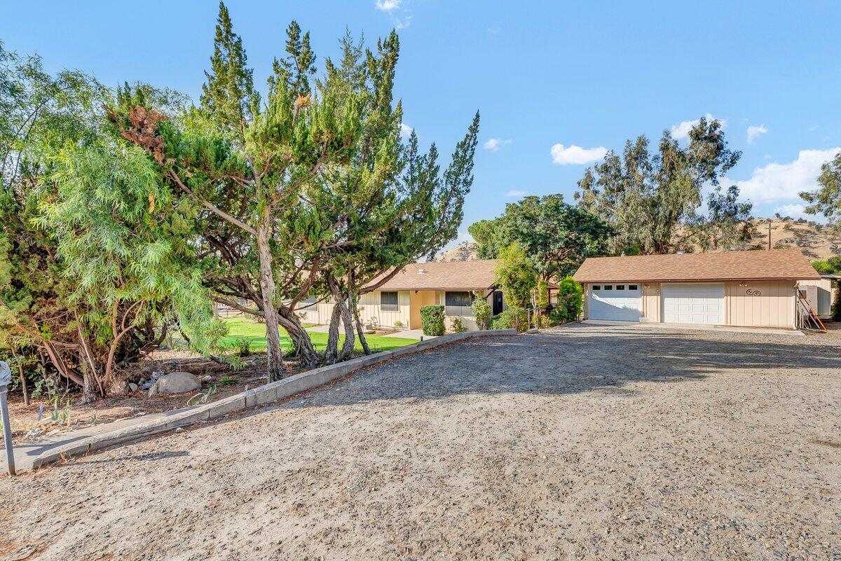 34719 Wilson Dr, Springville, CA 93265