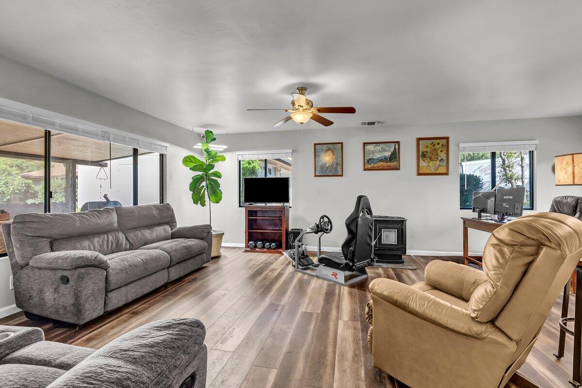 34719 Wilson Dr, Springville, CA 93265