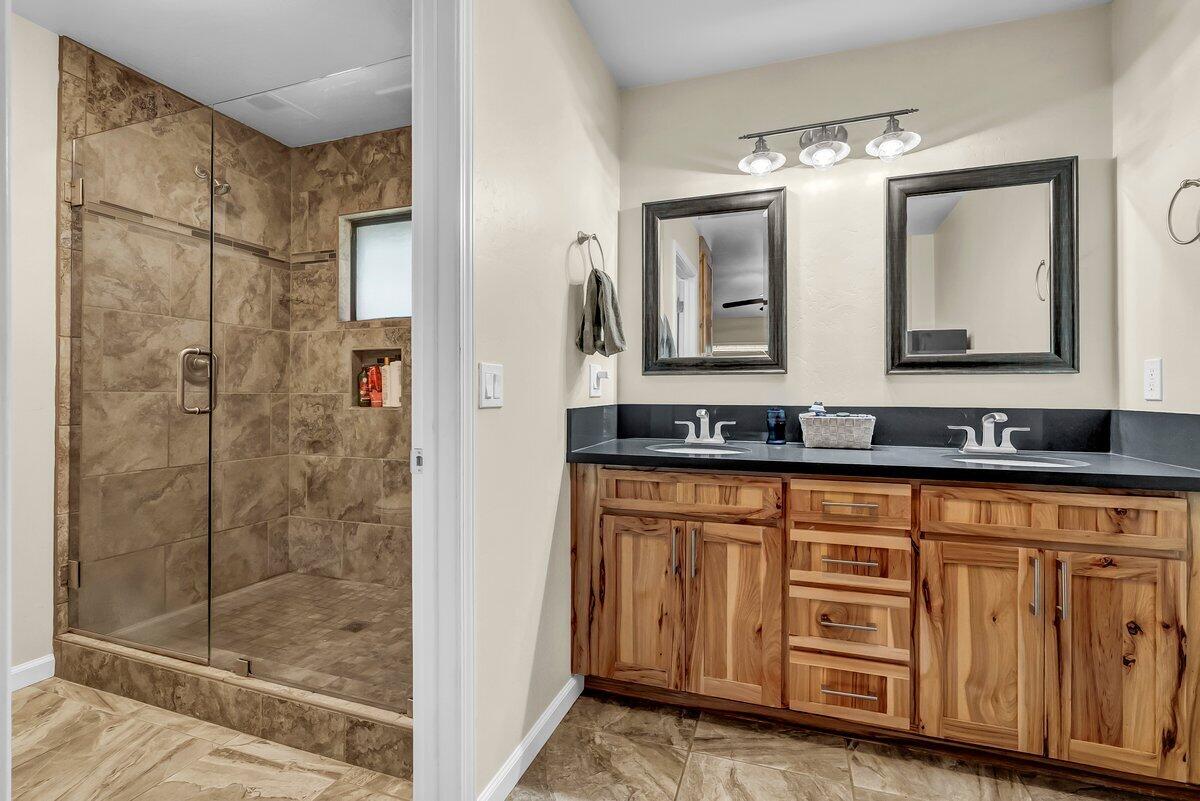 34719 Wilson Dr, Springville, CA 93265