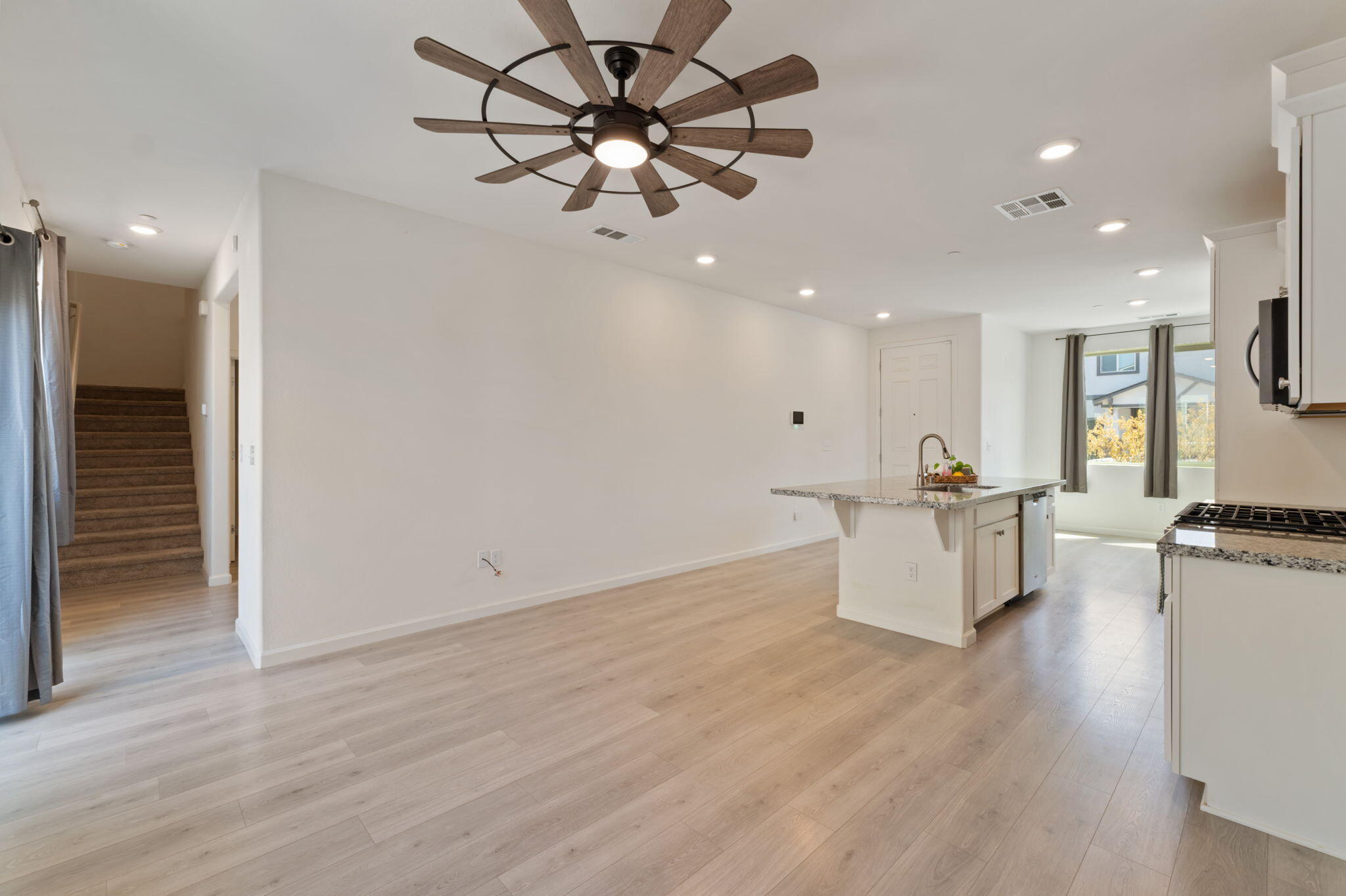 2233 S Aubree St, Visalia, CA 93292