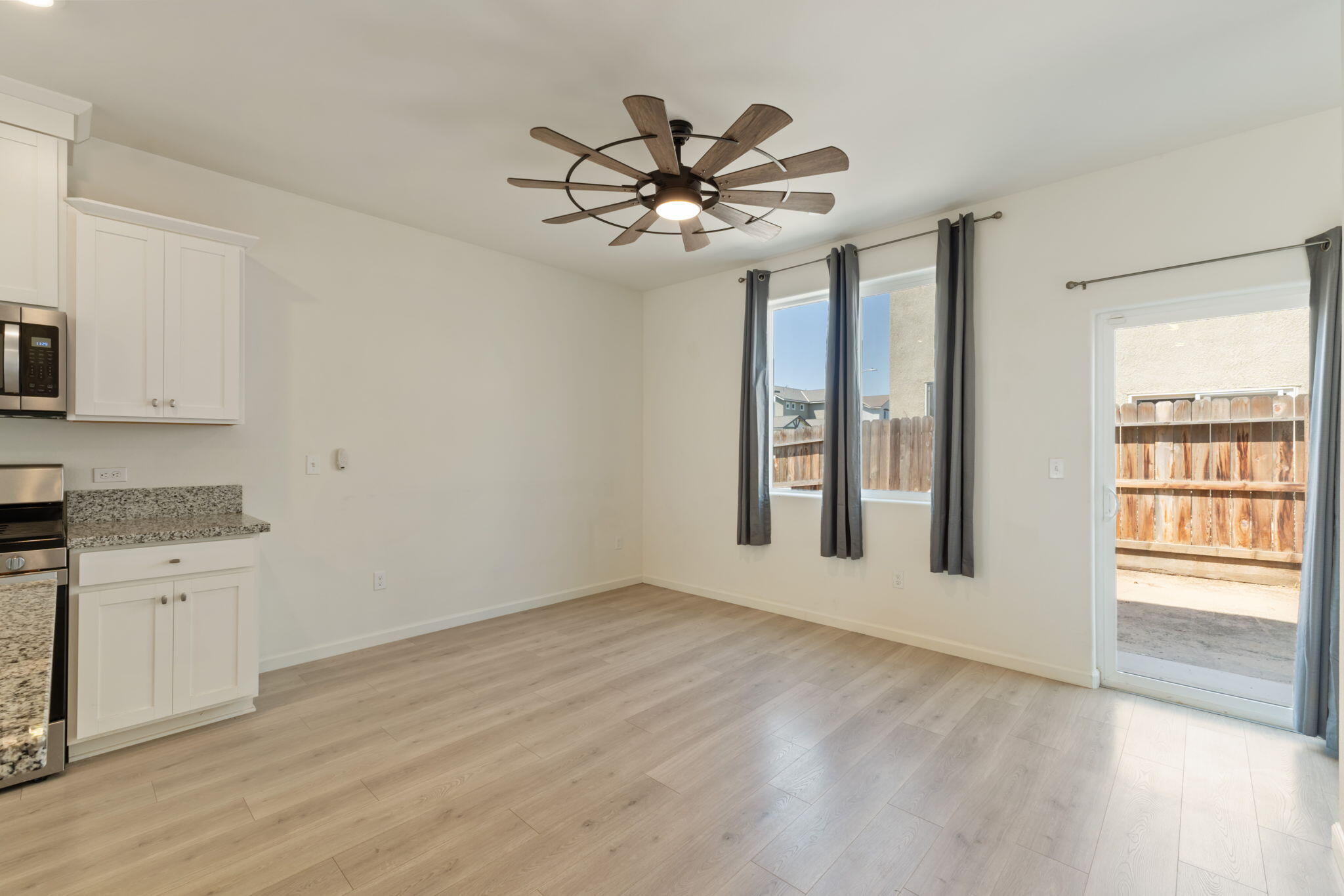 2233 S Aubree St, Visalia, CA 93292