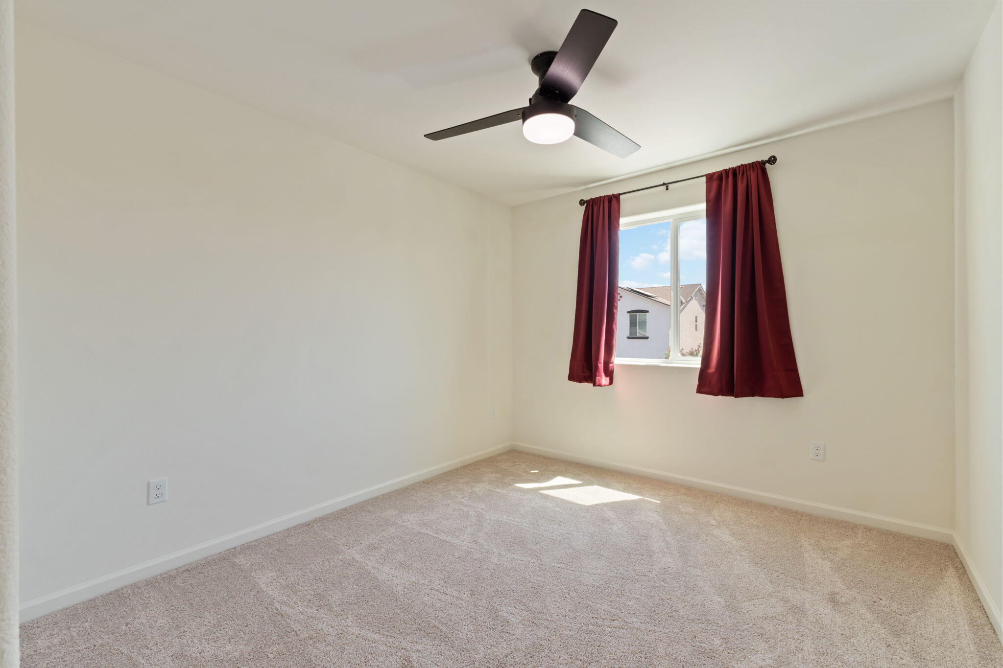 2233 S Aubree St, Visalia, CA 93292