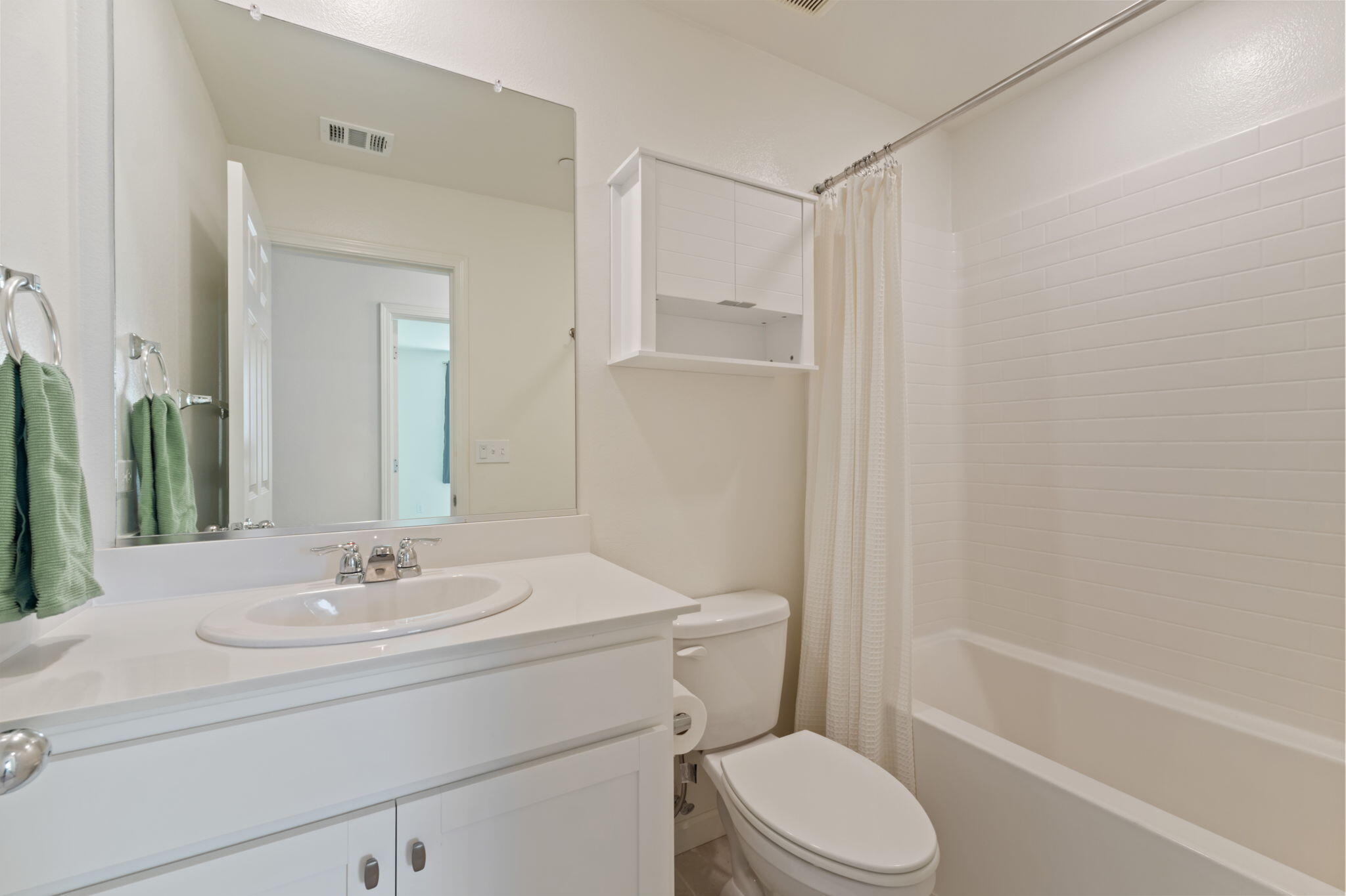 2233 S Aubree St, Visalia, CA 93292