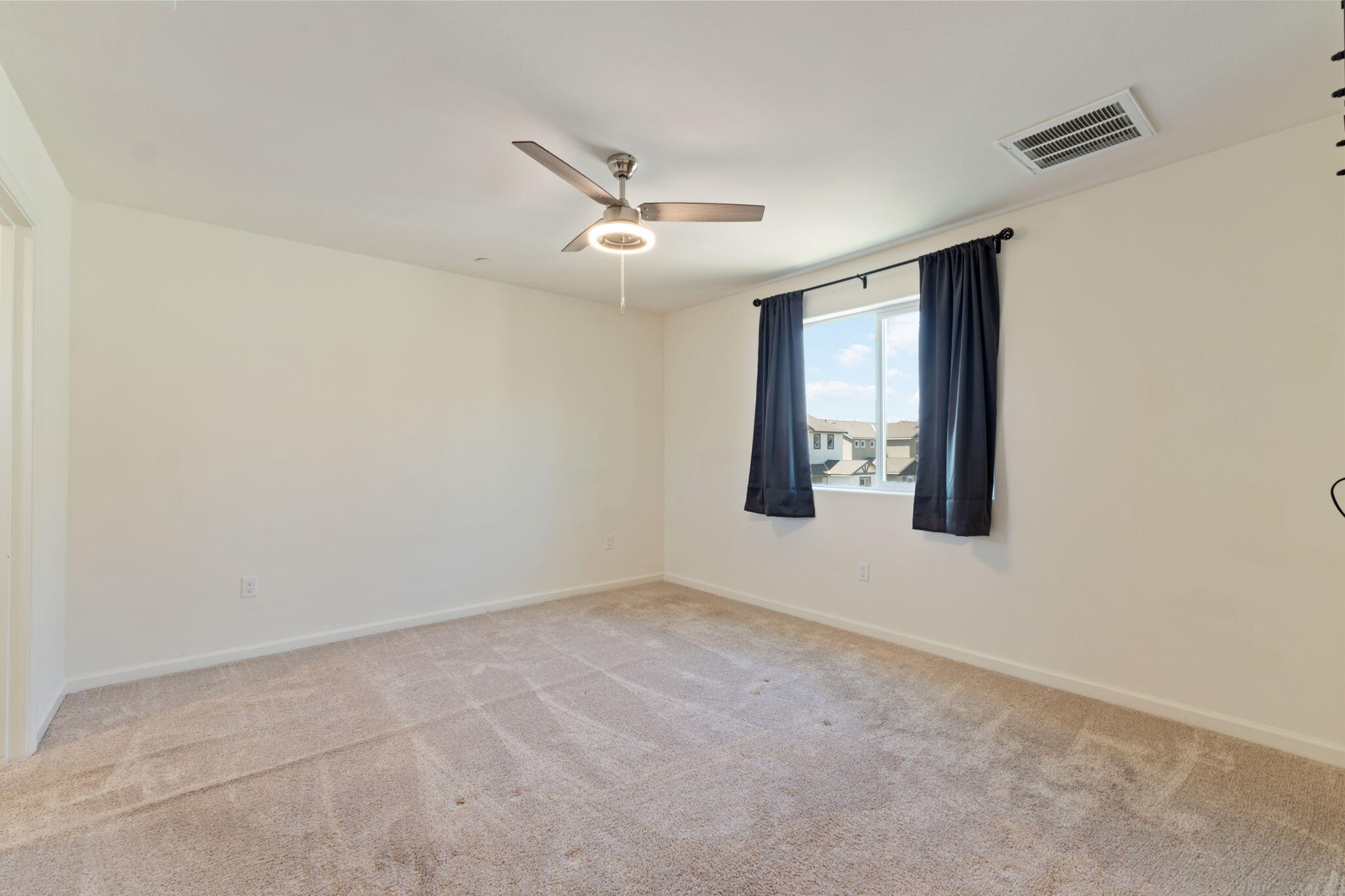 2233 S Aubree St, Visalia, CA 93292