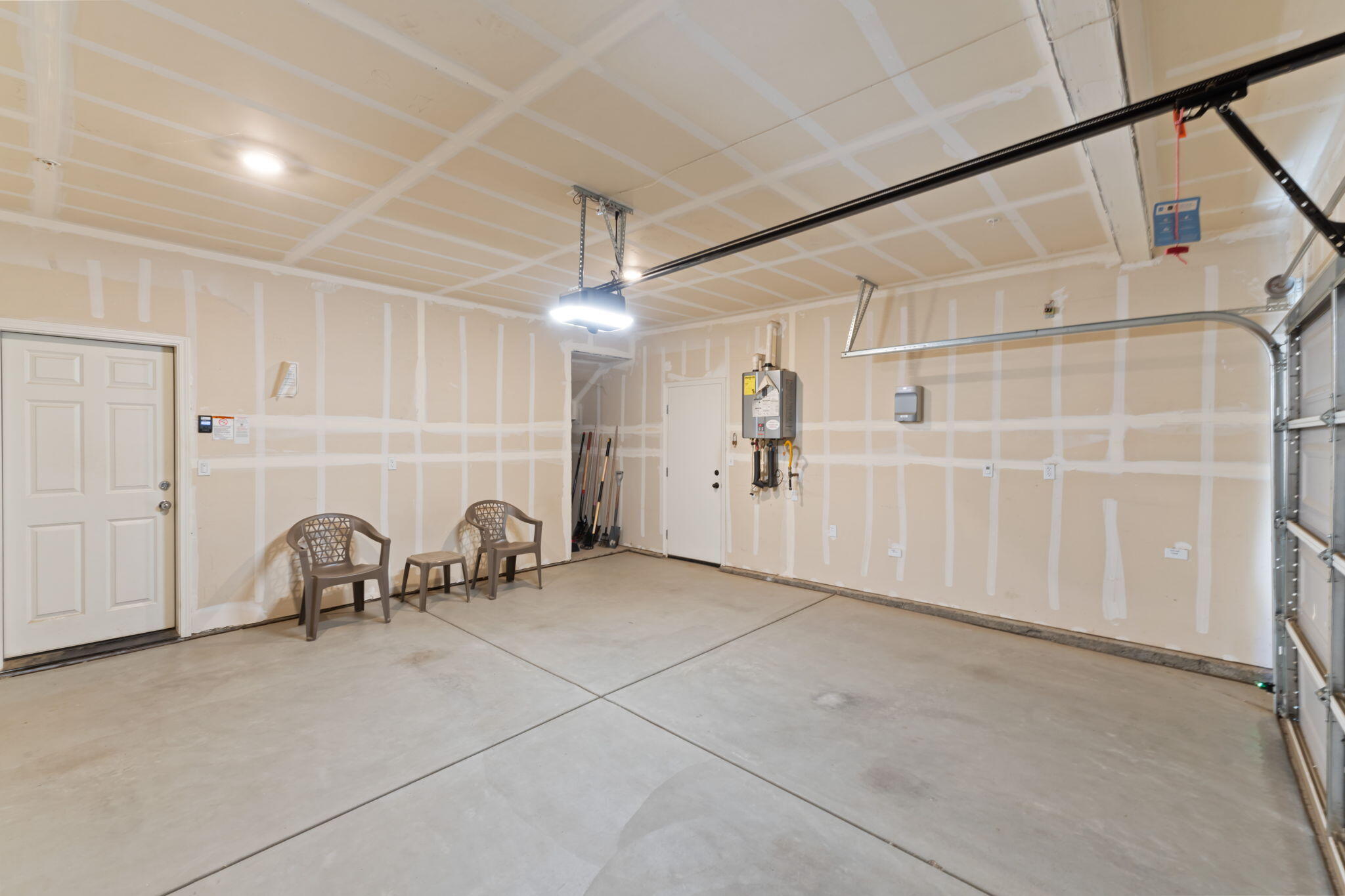 2233 S Aubree St, Visalia, CA 93292