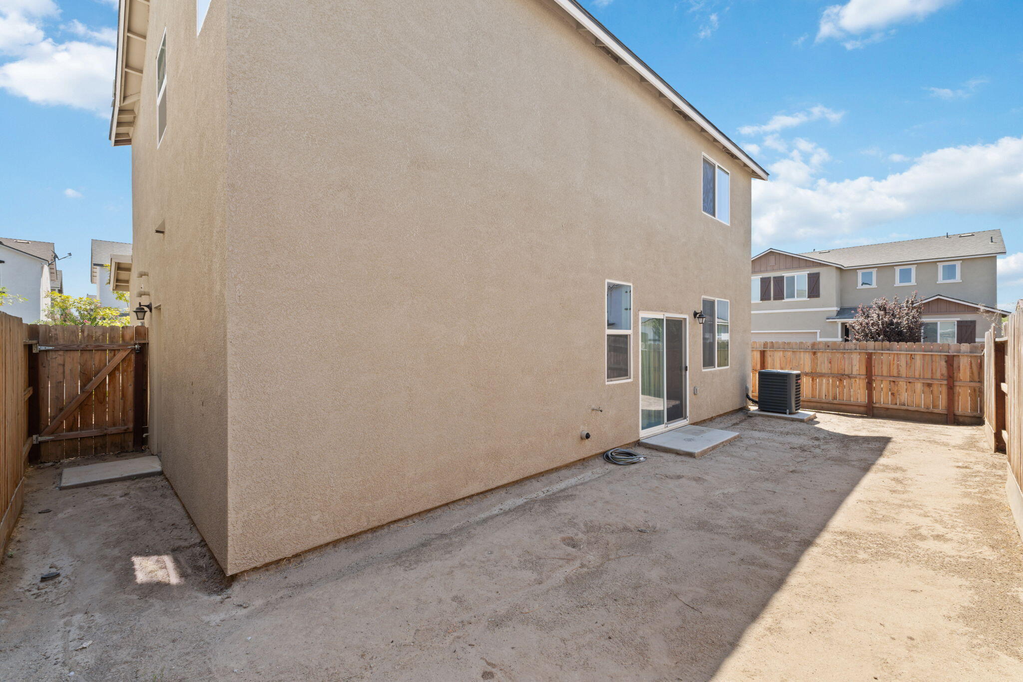 2233 S Aubree St, Visalia, CA 93292