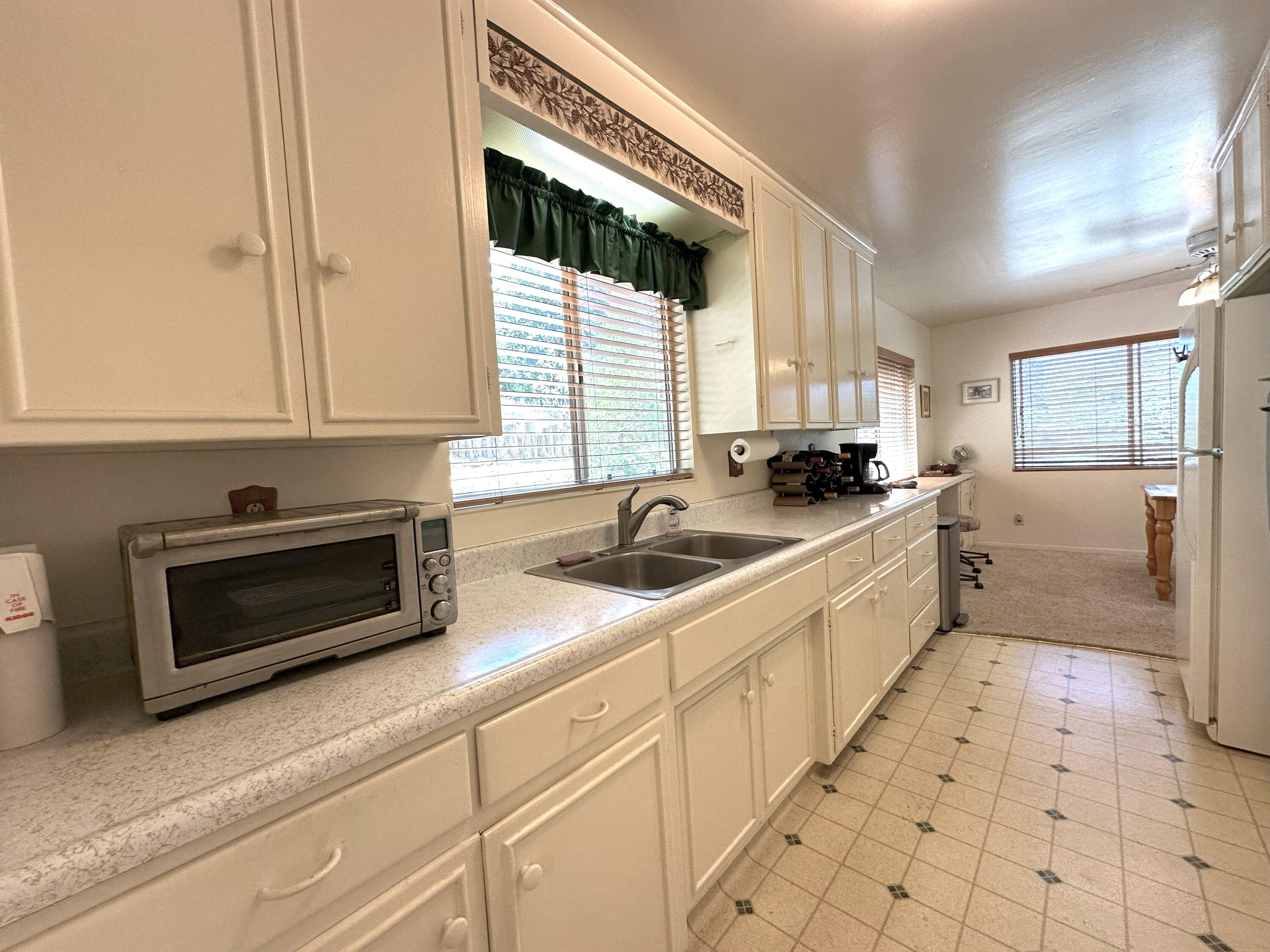 44971 Pine Flat Dr, California Hot Springs, CA 93207