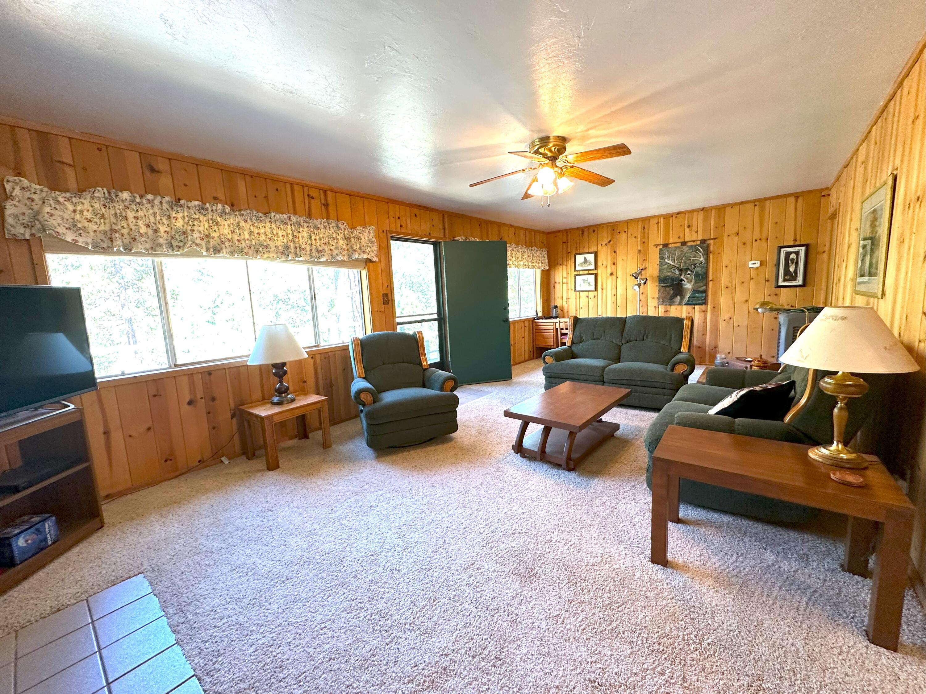 44971 Pine Flat Dr, California Hot Springs, CA 93207