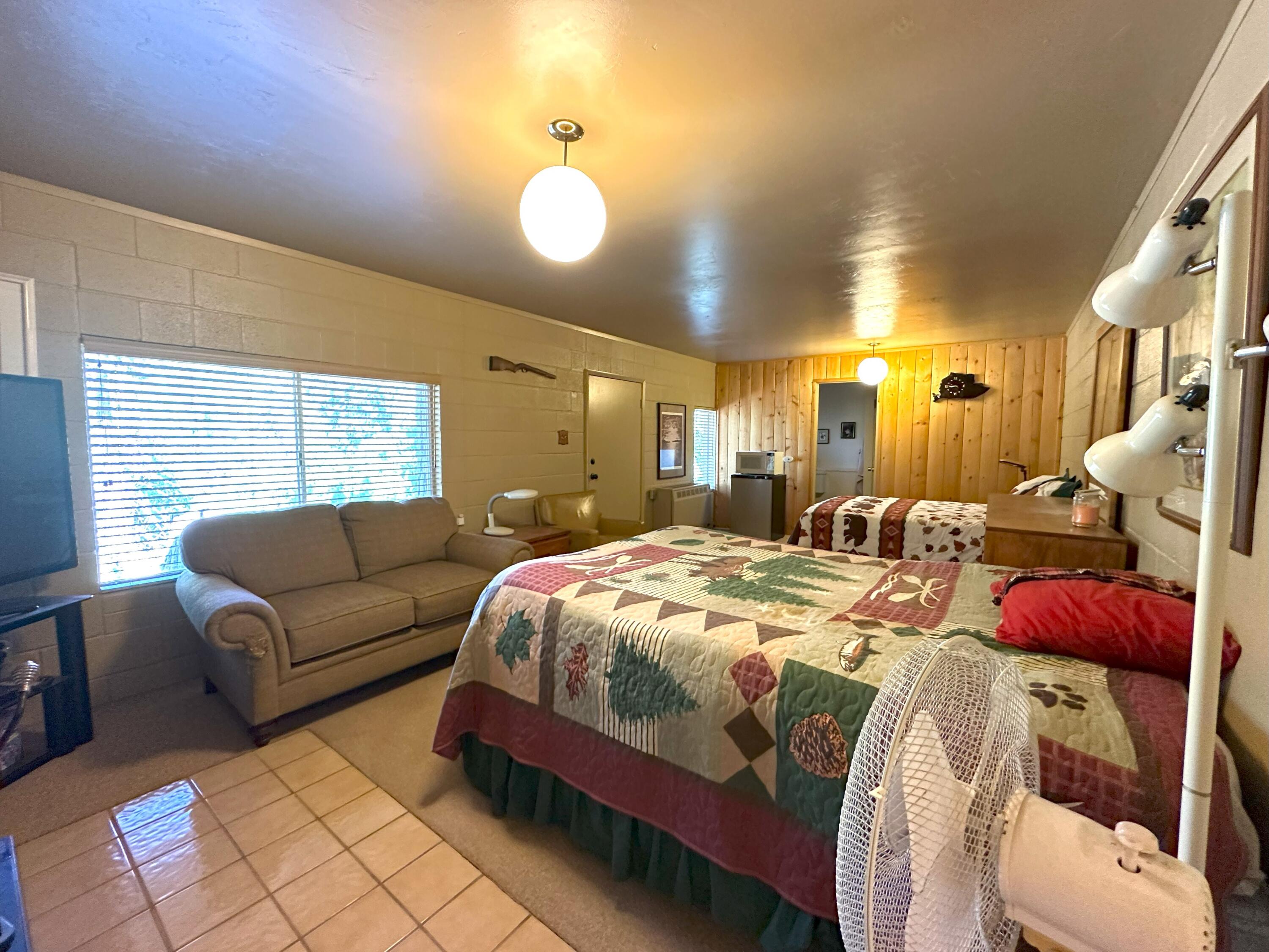 44971 Pine Flat Dr, California Hot Springs, CA 93207