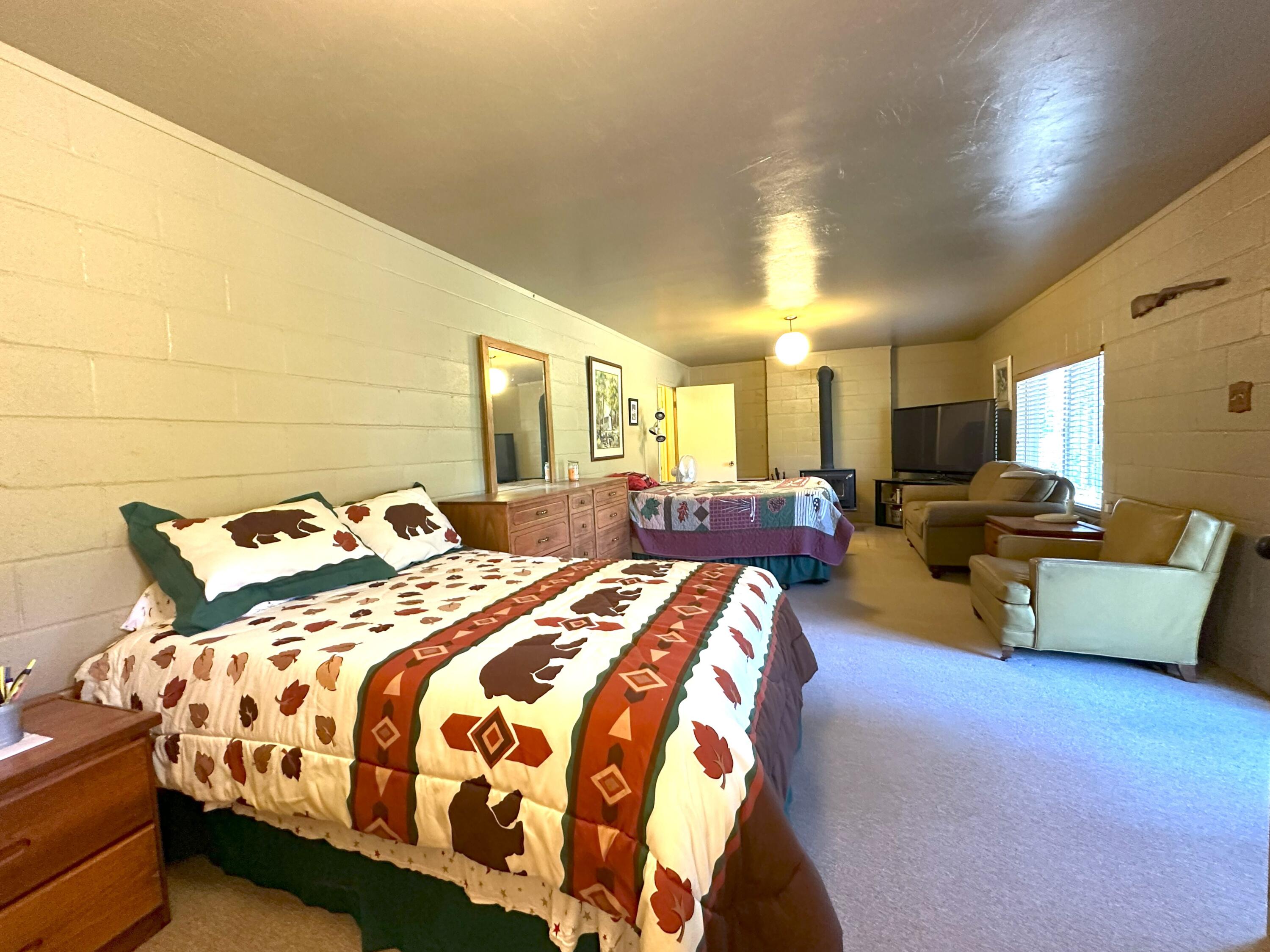 44971 Pine Flat Dr, California Hot Springs, CA 93207