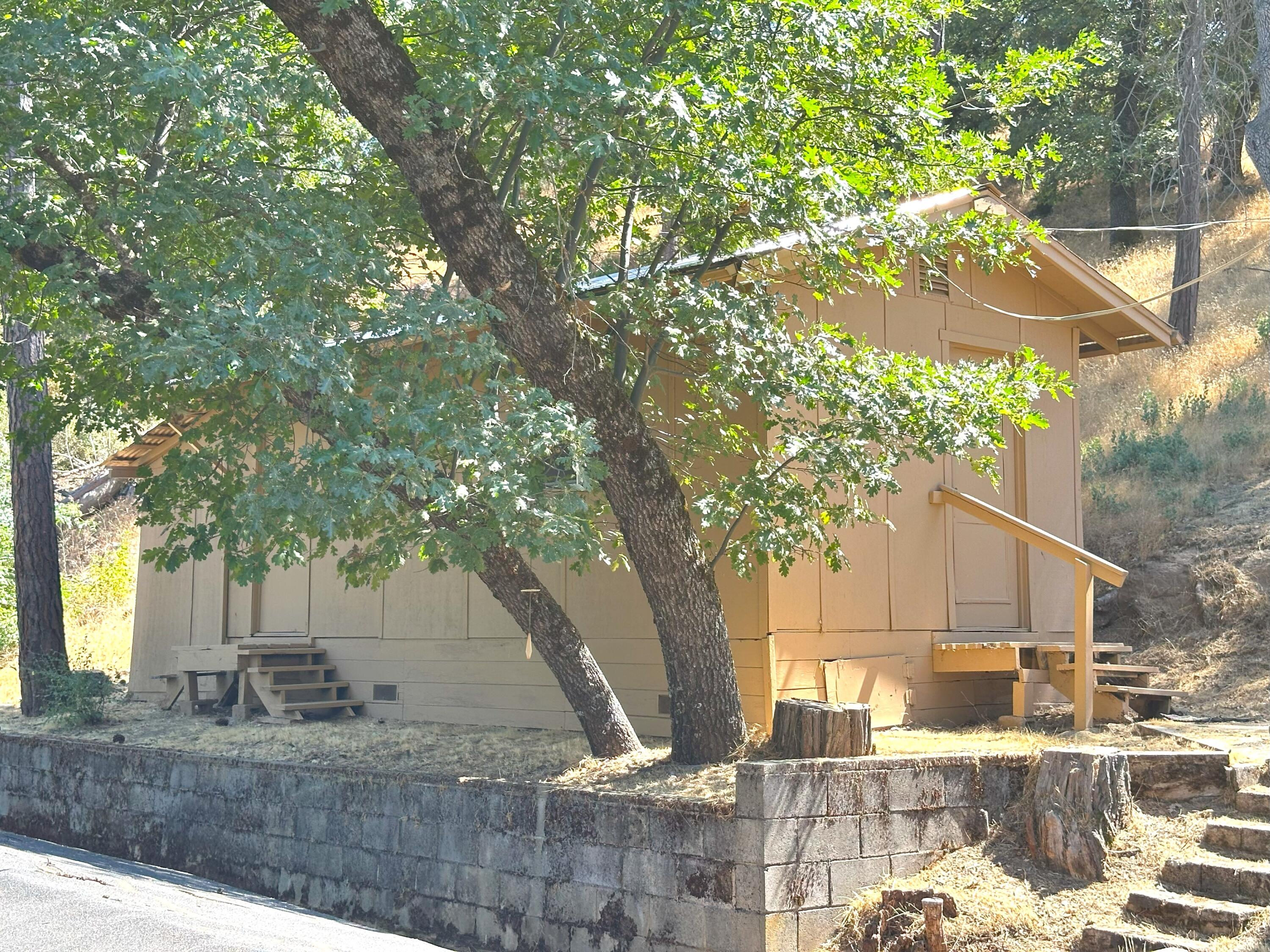 44971 Pine Flat Dr, California Hot Springs, CA 93207