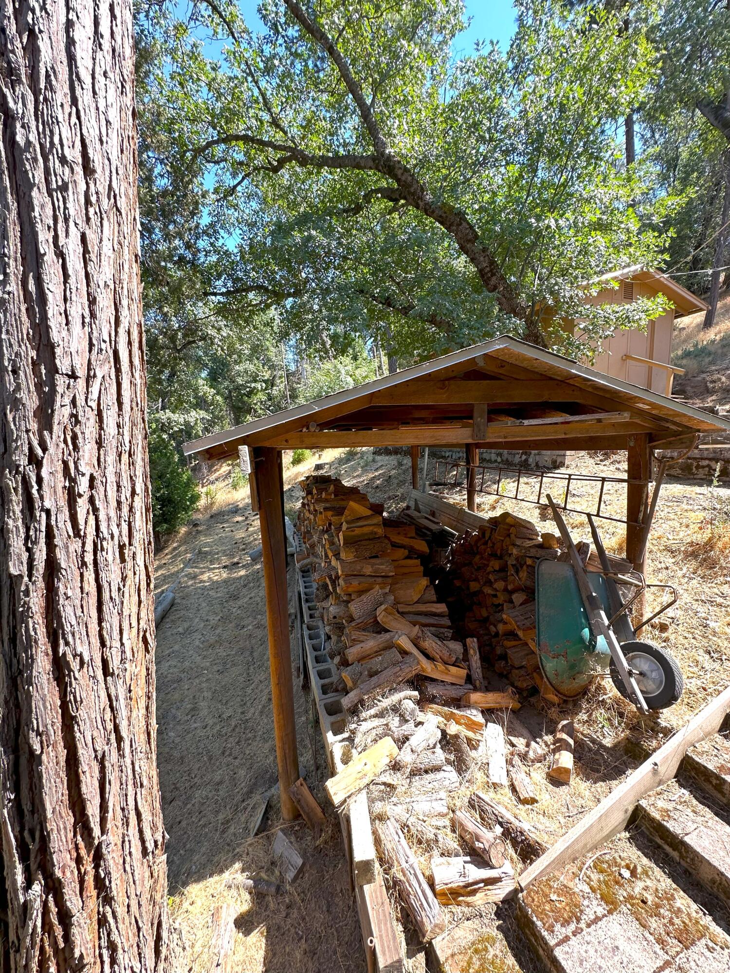 44971 Pine Flat Dr, California Hot Springs, CA 93207