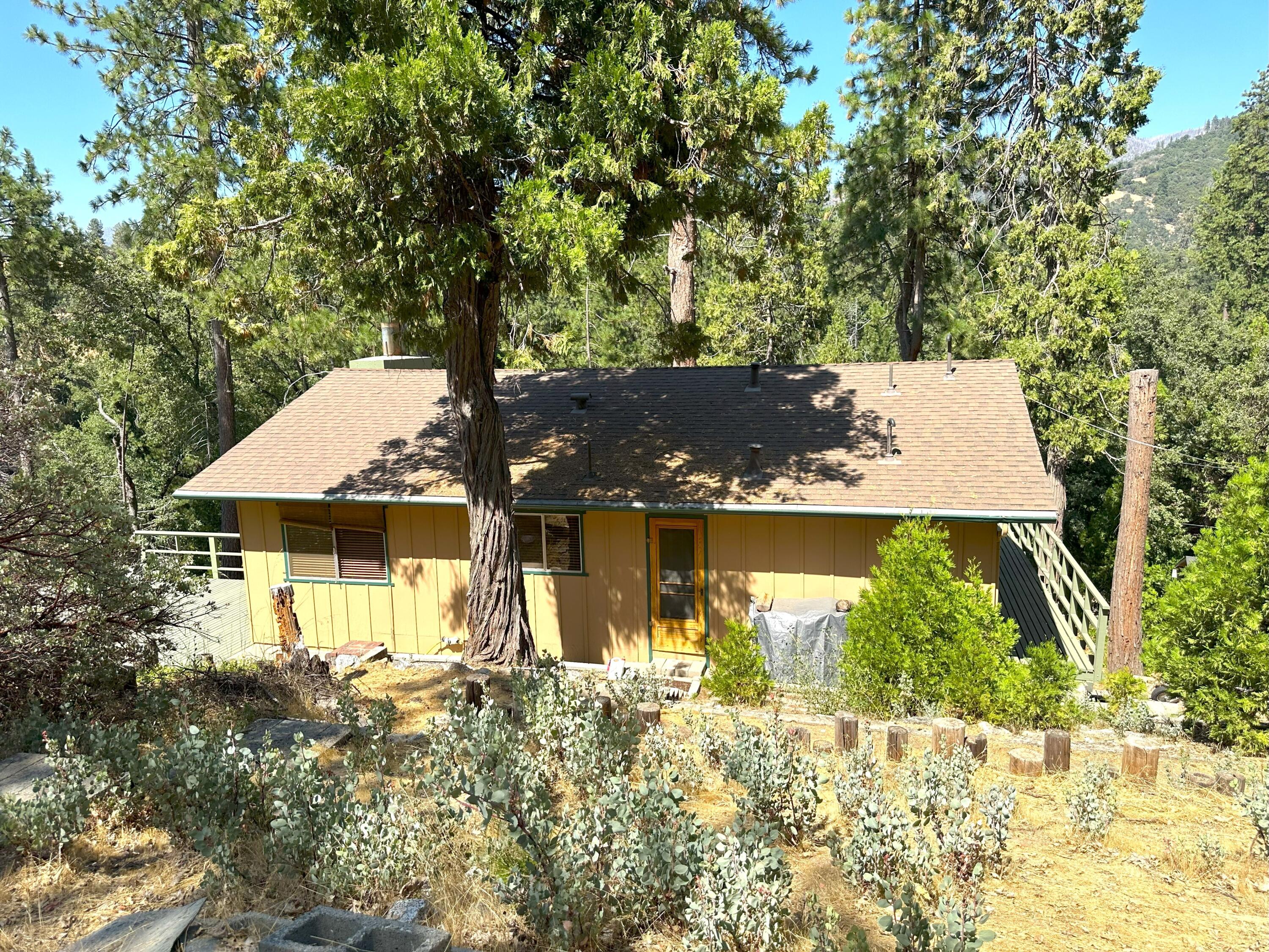 44971 Pine Flat Dr, California Hot Springs, CA 93207