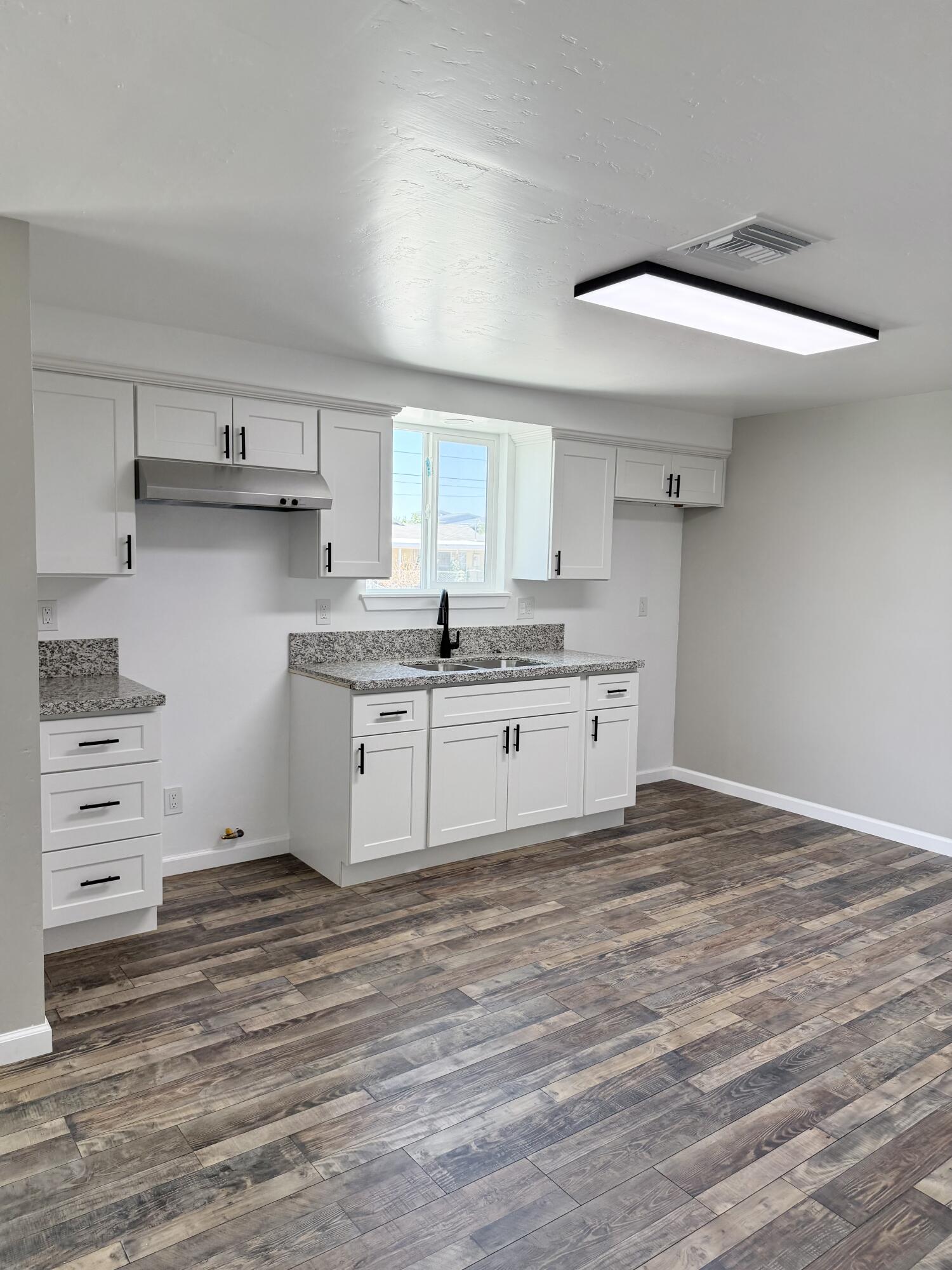 1262 Tomah Ave, Porterville, CA 93257