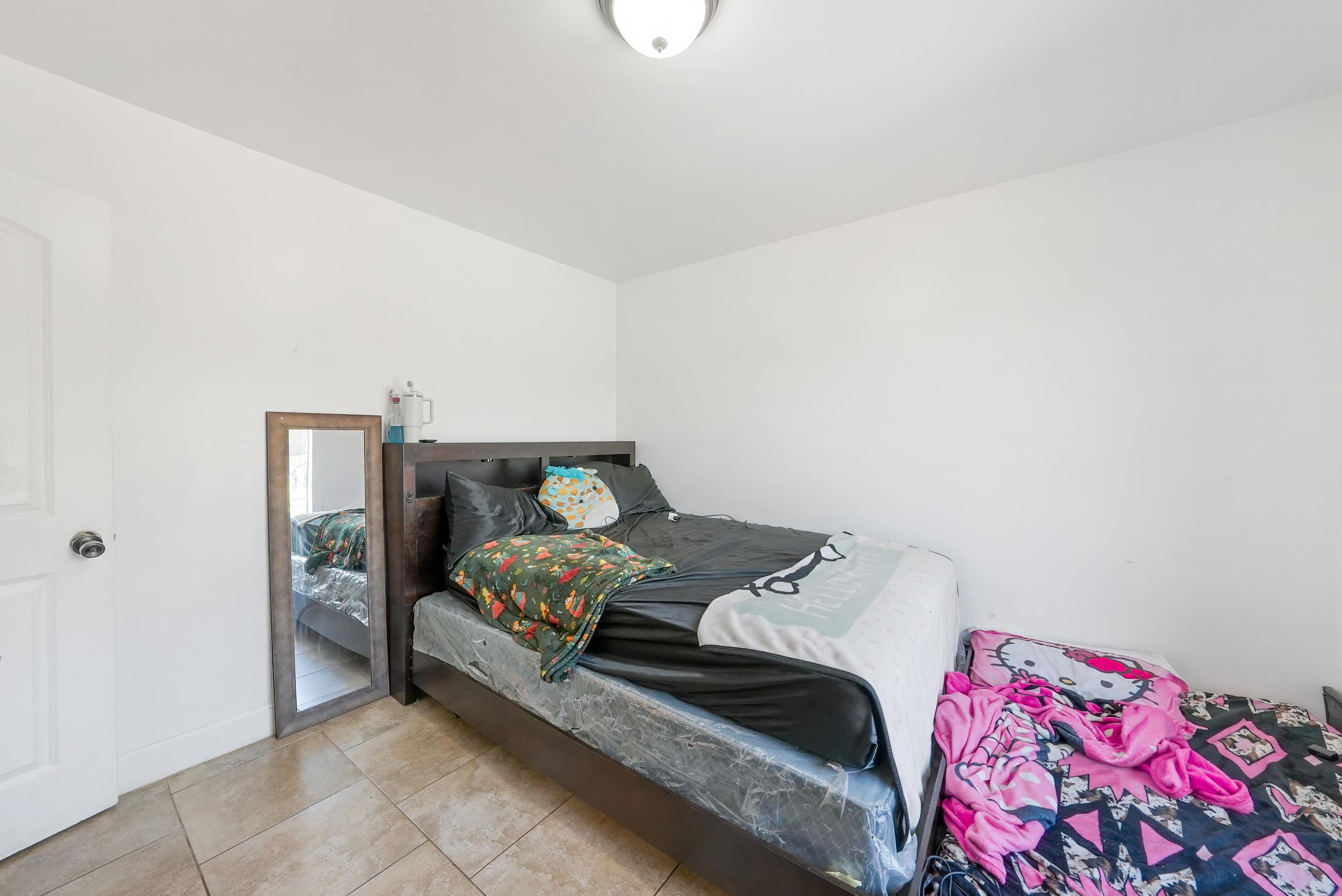 1061 Laurel Ave, Lindsay, CA 93247