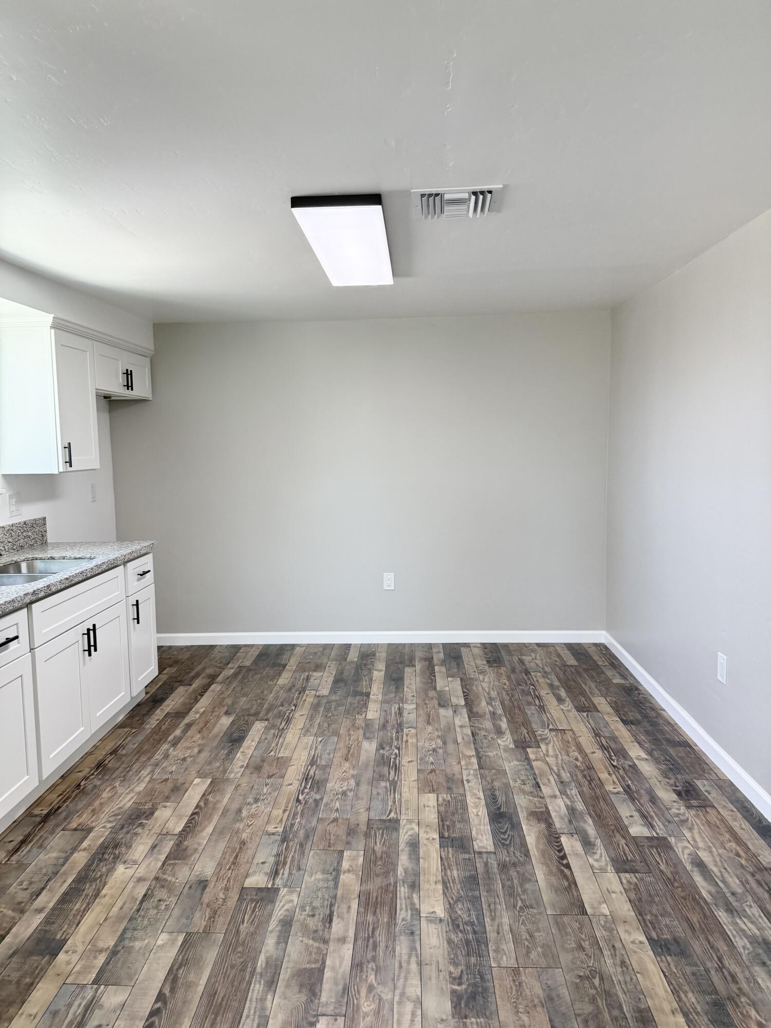 1262 Tomah Ave, Porterville, CA 93257