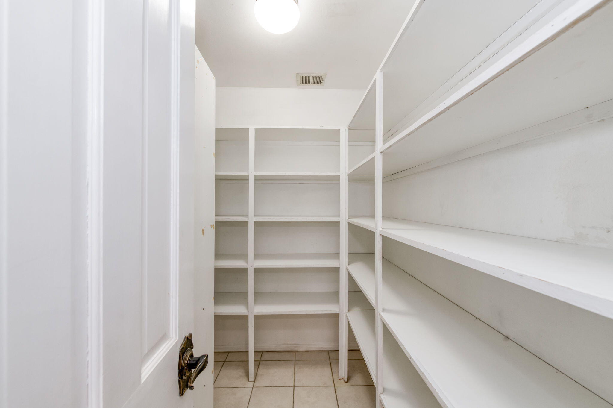 541 N De Wolf Ave, Fresno, CA 93737