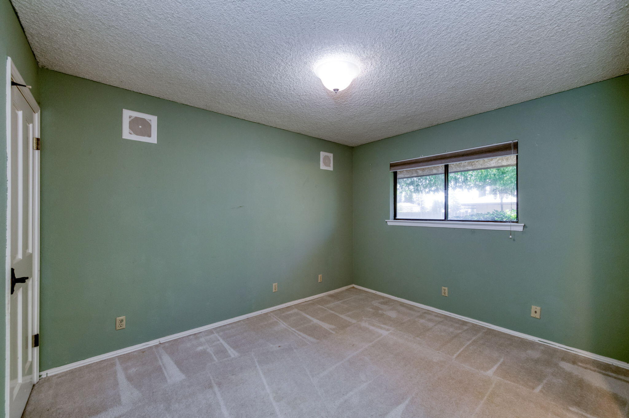 541 N De Wolf Ave, Fresno, CA 93737