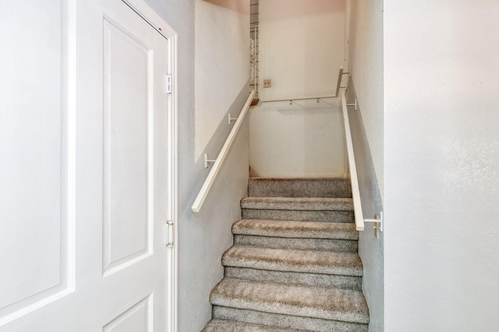 541 N De Wolf Ave, Fresno, CA 93737