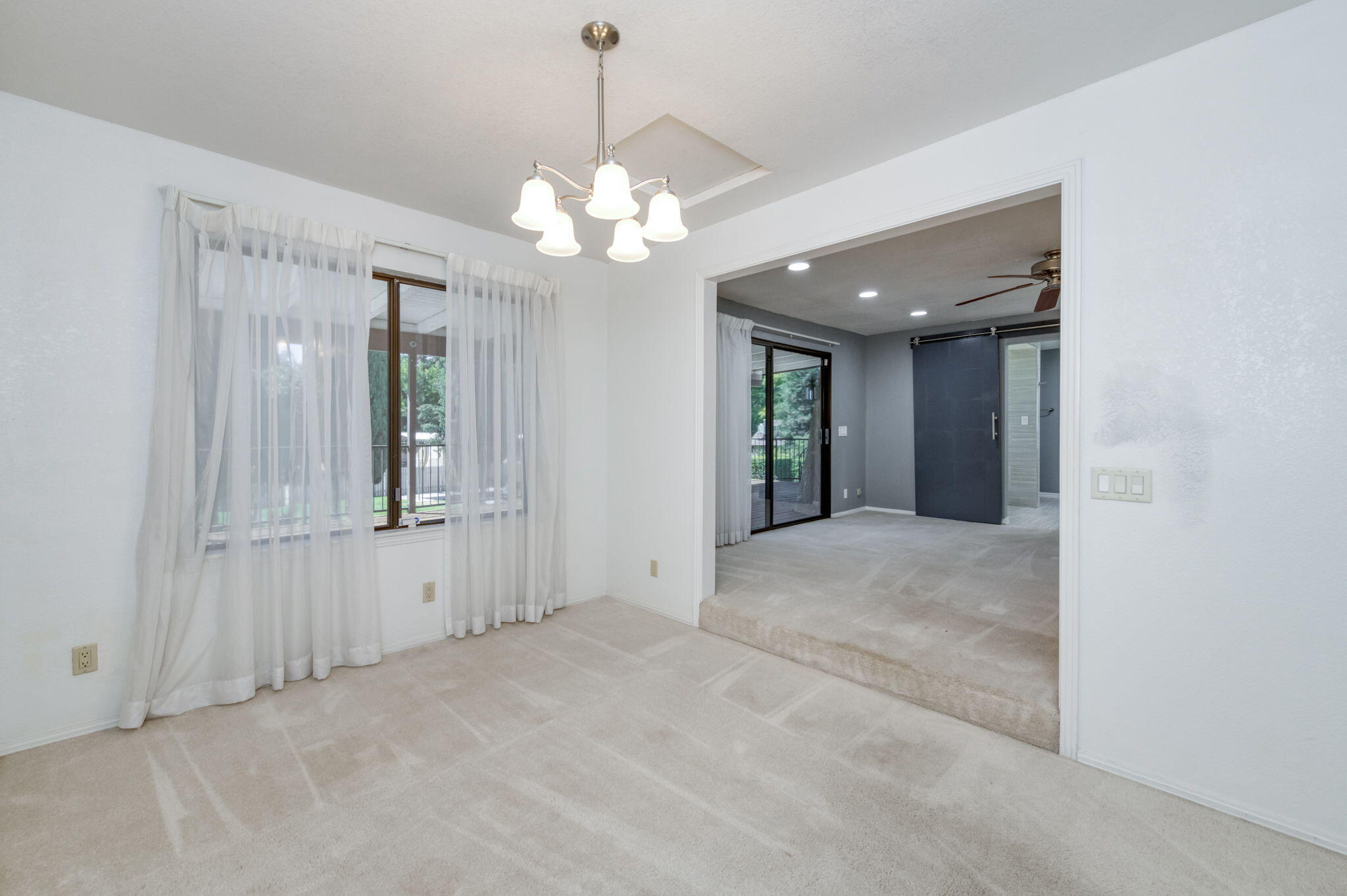 541 N De Wolf Ave, Fresno, CA 93737