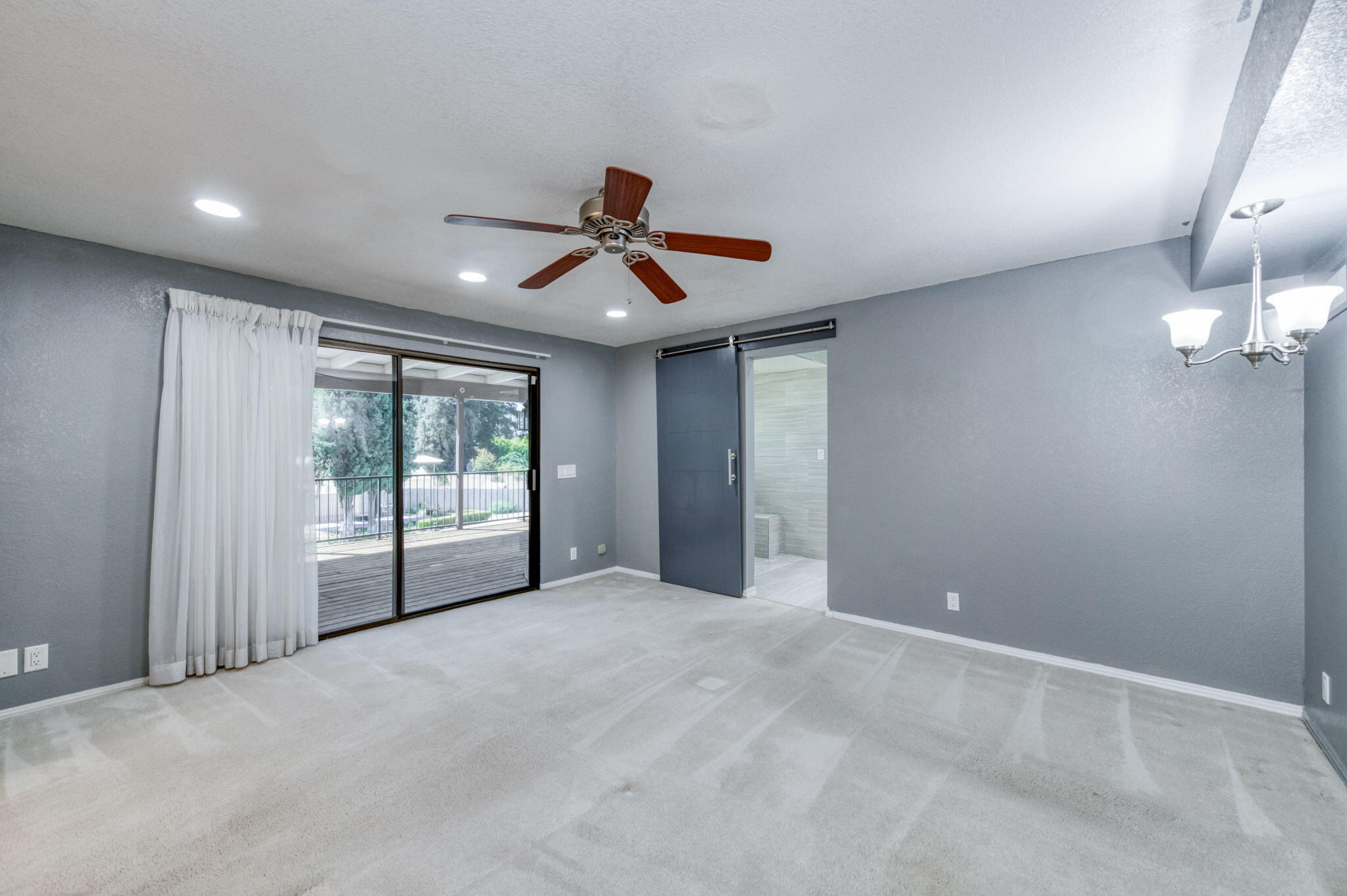 541 N De Wolf Ave, Fresno, CA 93737