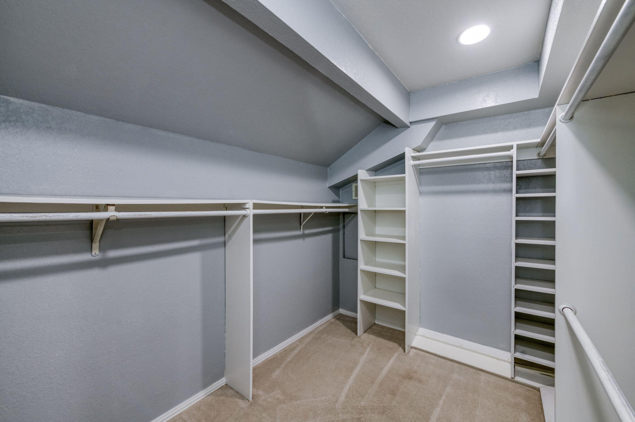 541 N De Wolf Ave, Fresno, CA 93737