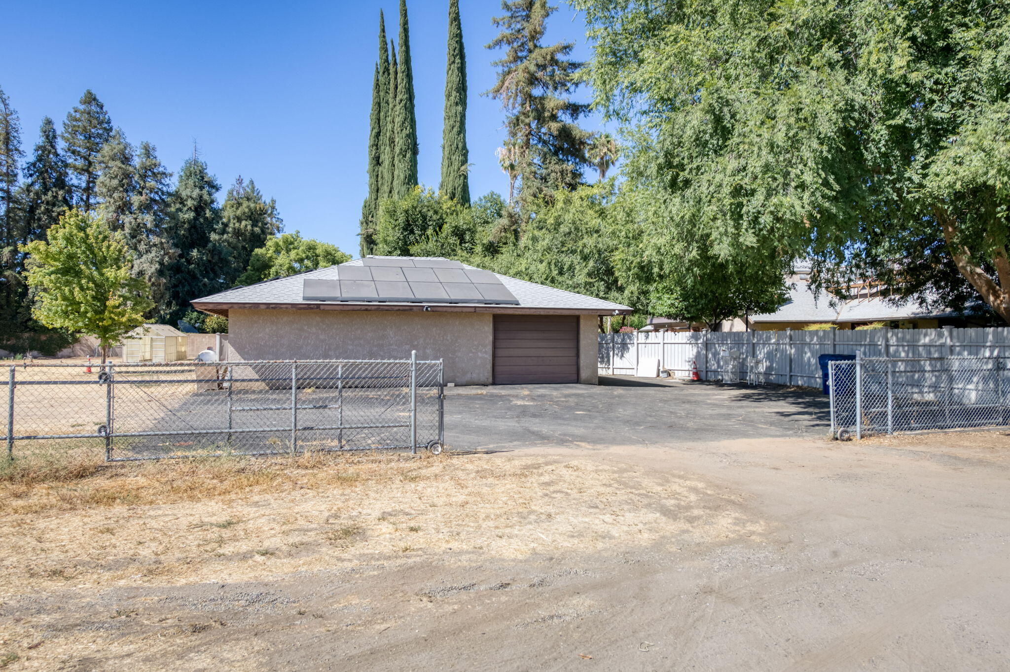 541 N De Wolf Ave, Fresno, CA 93737