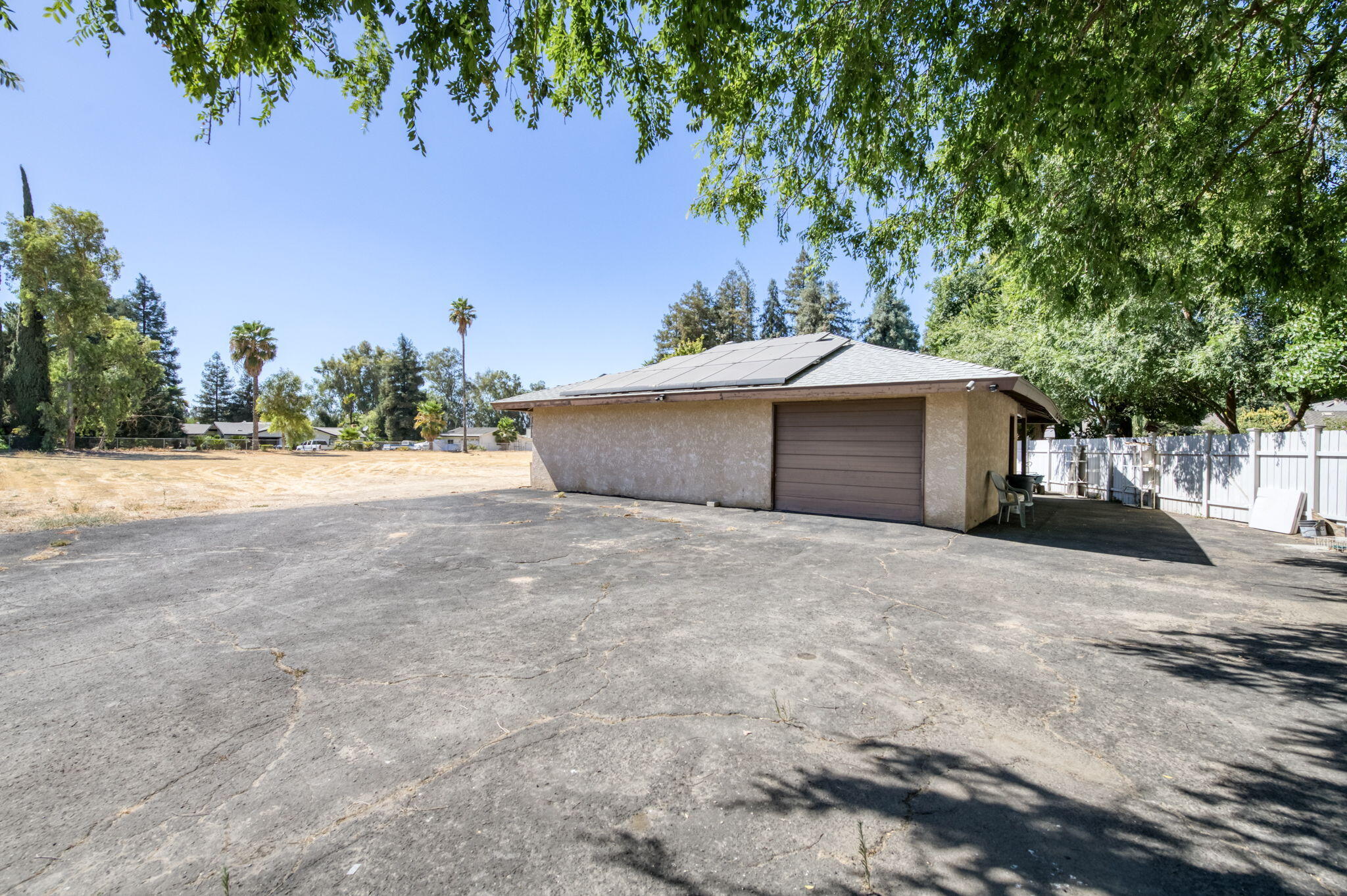 541 N De Wolf Ave, Fresno, CA 93737