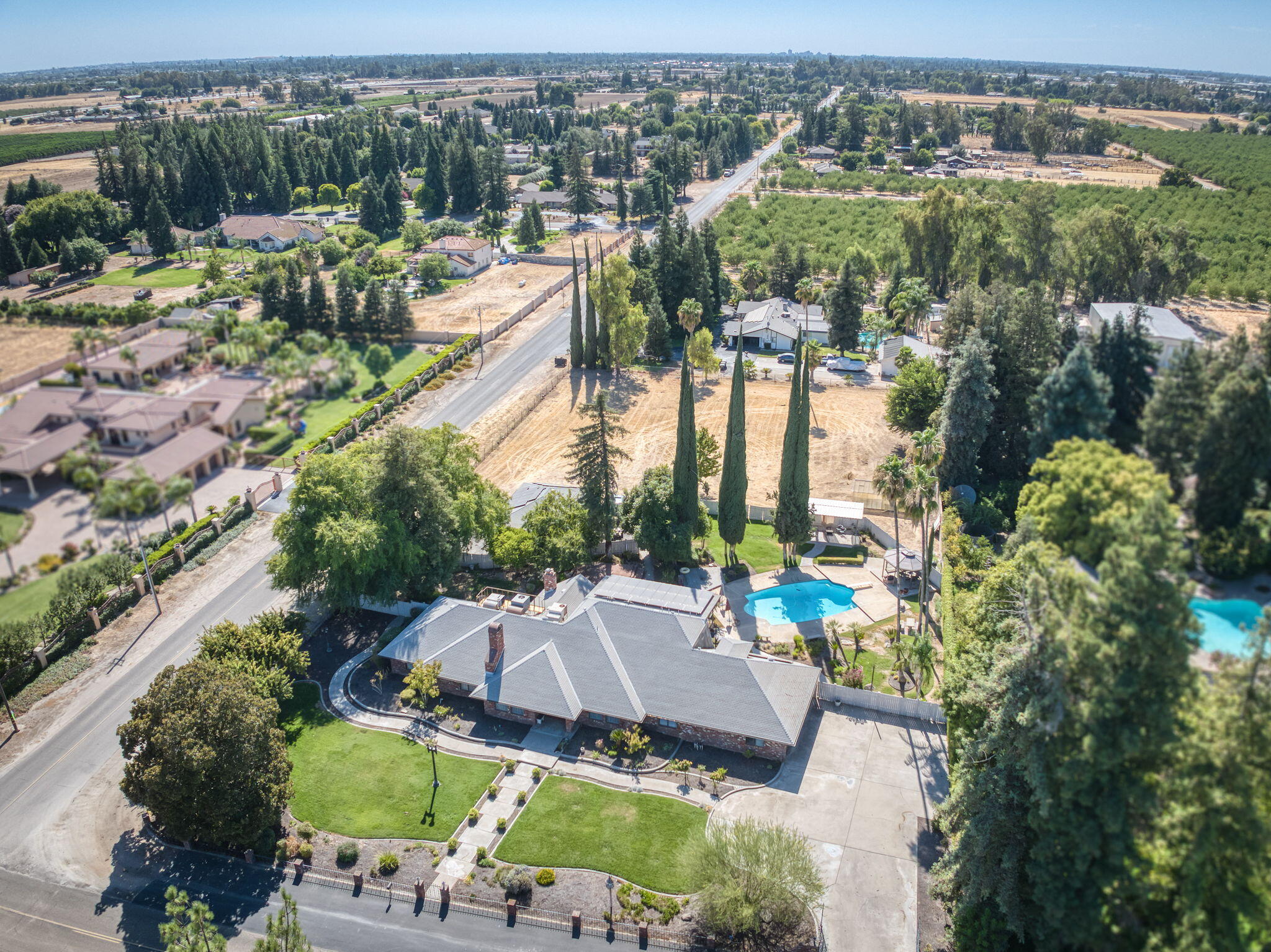 541 N De Wolf Ave, Fresno, CA 93737